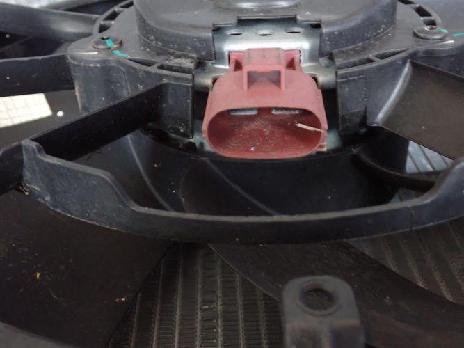 FORD FIESTA MK7 FORD KA VENTILATOR CHLADIC VODY