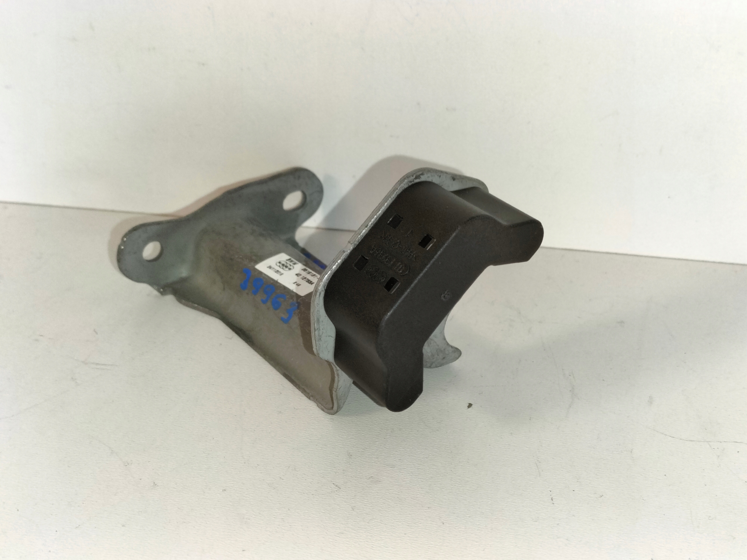 DRZIAK UCHYT FILTERA VZDUCHU dół LAVY BMW 5 F10 F11 10- BMW X3 F25 10-
