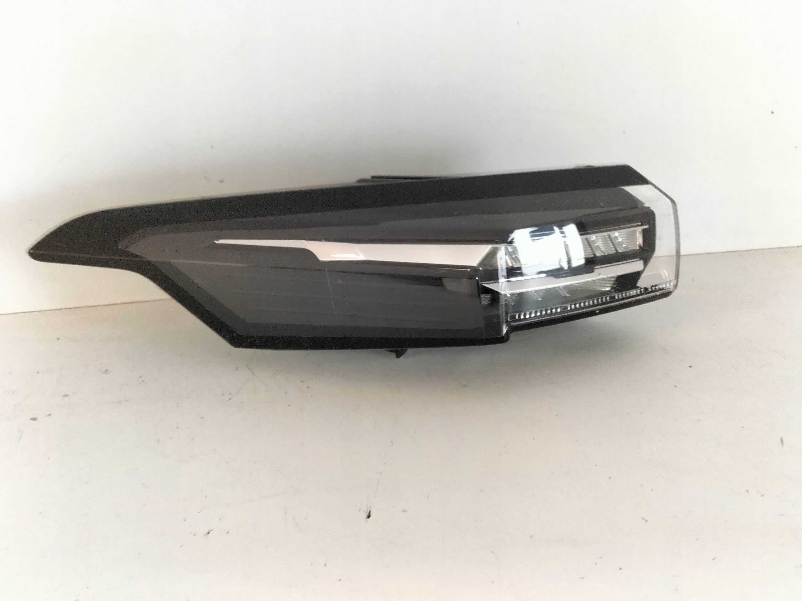 LAVE ZADNE SVETLO PEUGEOT 308 III T10 21- LED