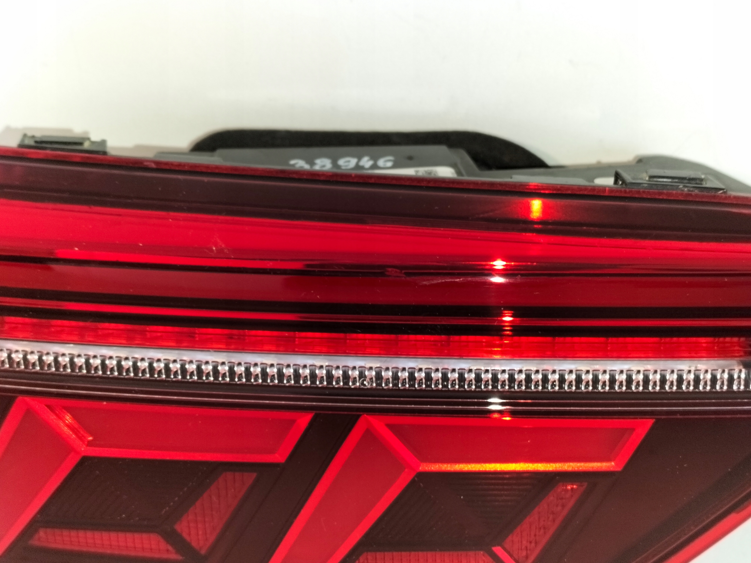 LAVE ZADNE SVETLO VW TIGUAN II 5NA LIFT 20- LED IQ LIGHT