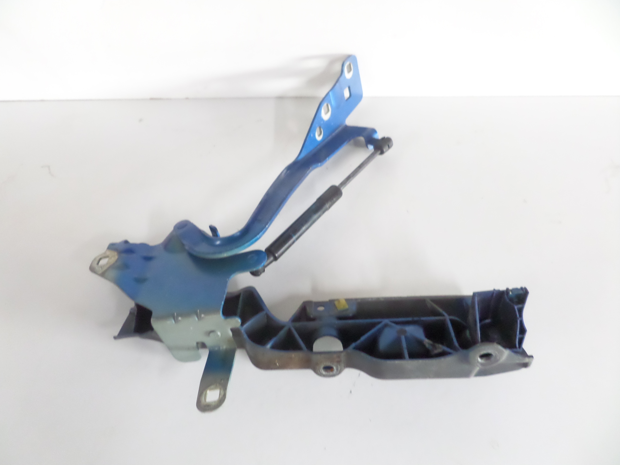 LAVY PANT PREDNEJ KAPOTY RENAULT SCENIC III 09-