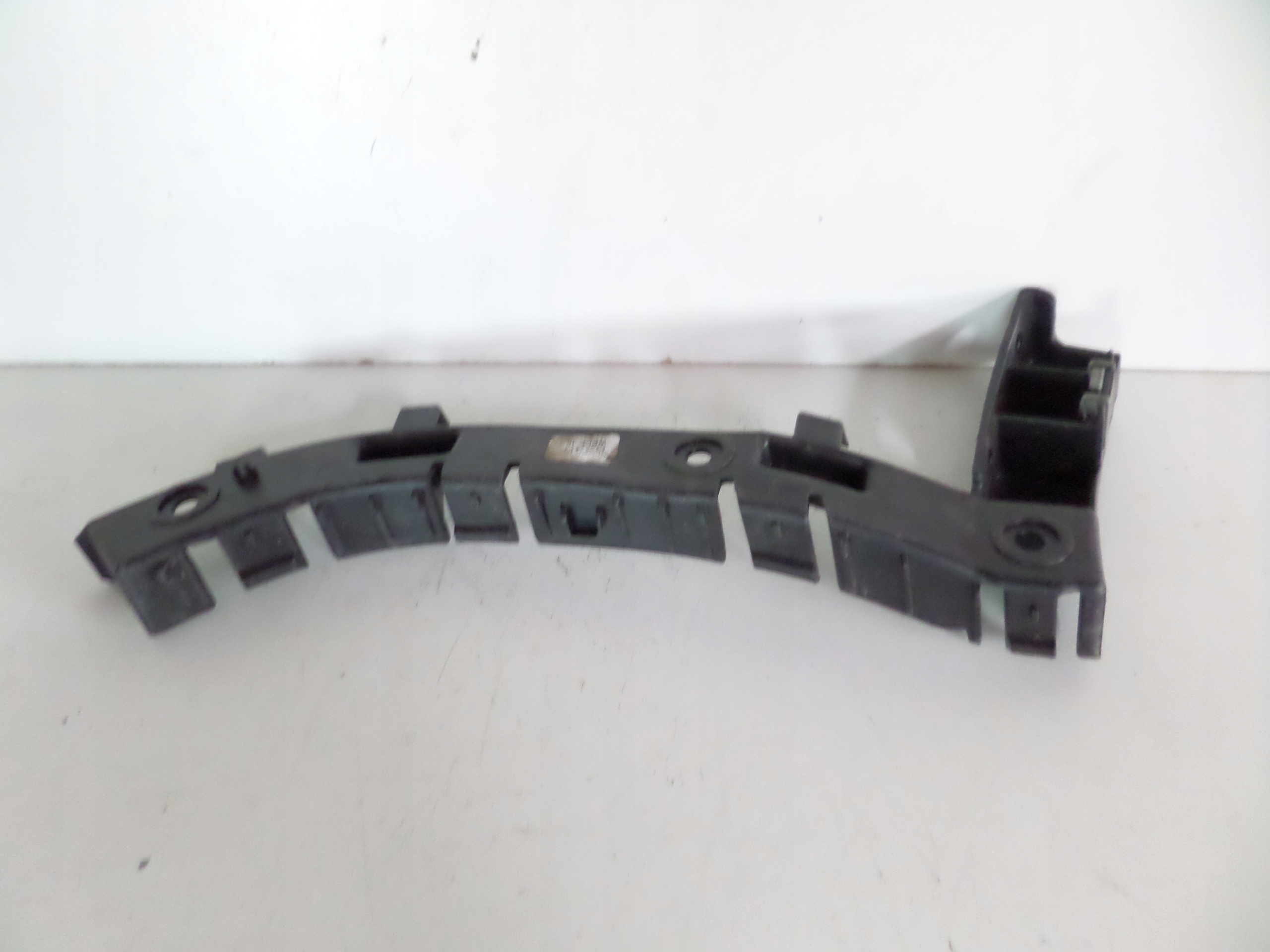 PRAVY ZADNY DRZIAK FREELANDER II LIFT 06-