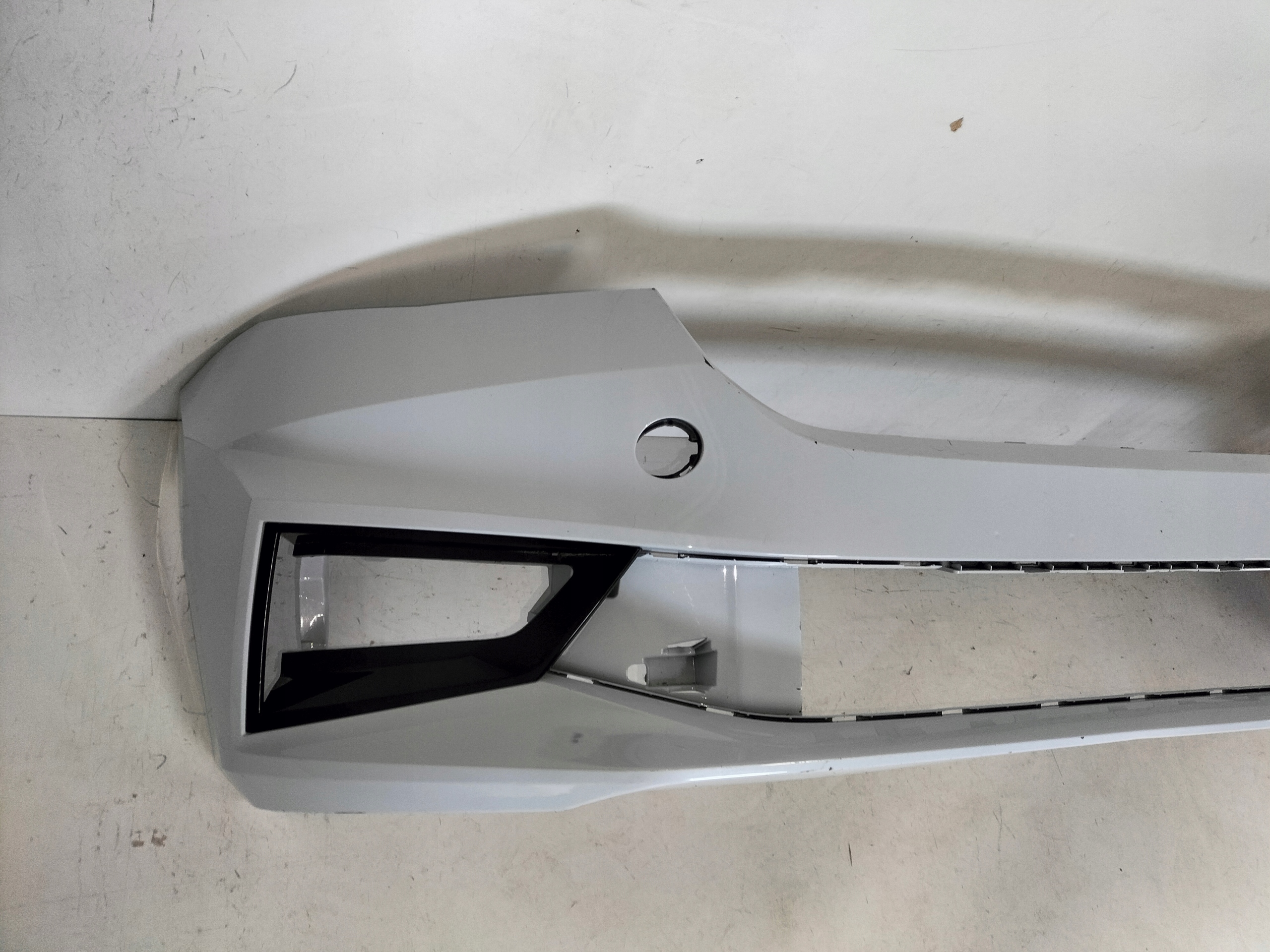PREDNÝ NÁRAZNÍK SKODA FABIA 4 IV 21-