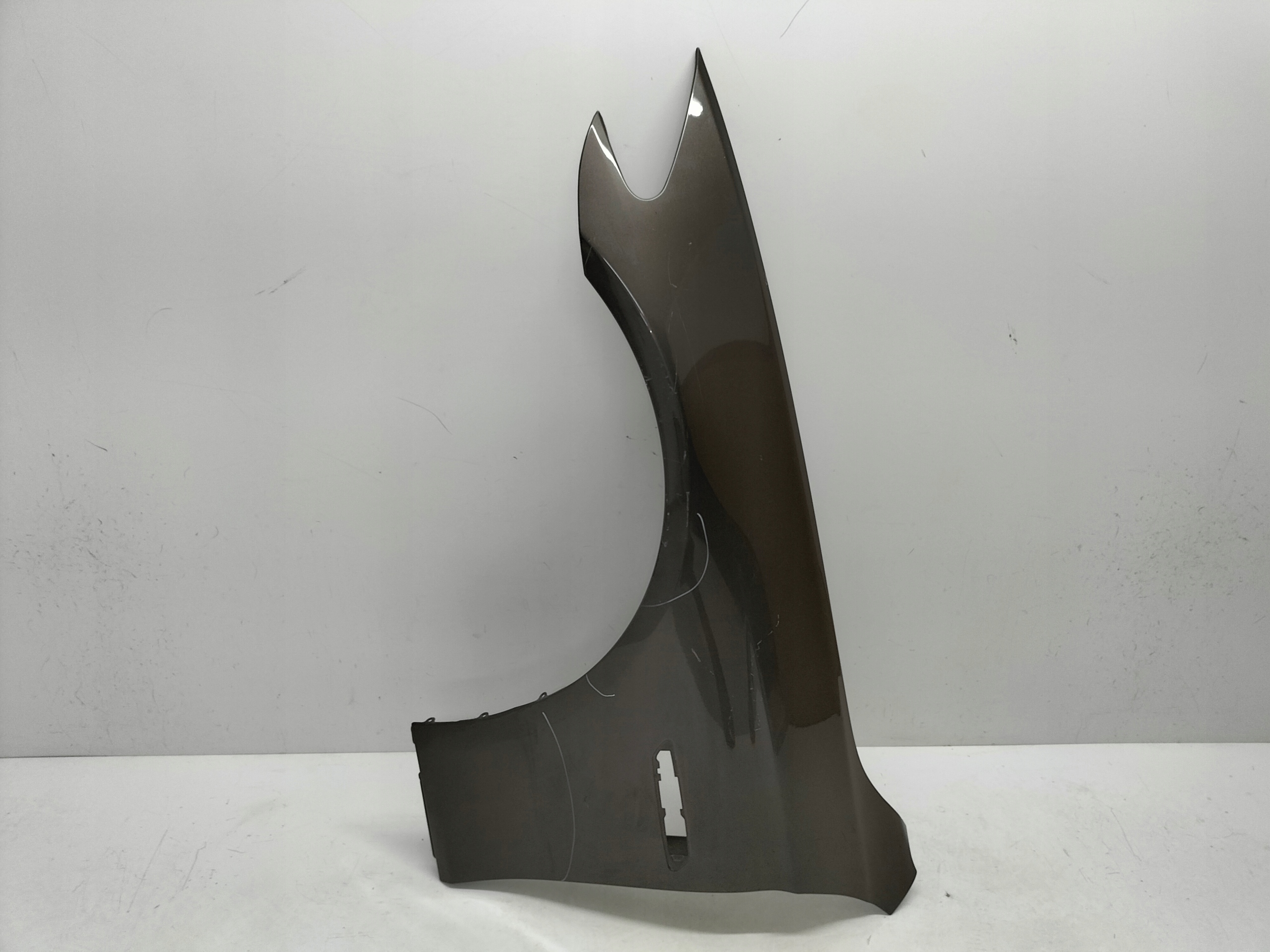 ĽAVÝ PREDNÝ BLATNÍK BMW 5 F10 F11 10-17