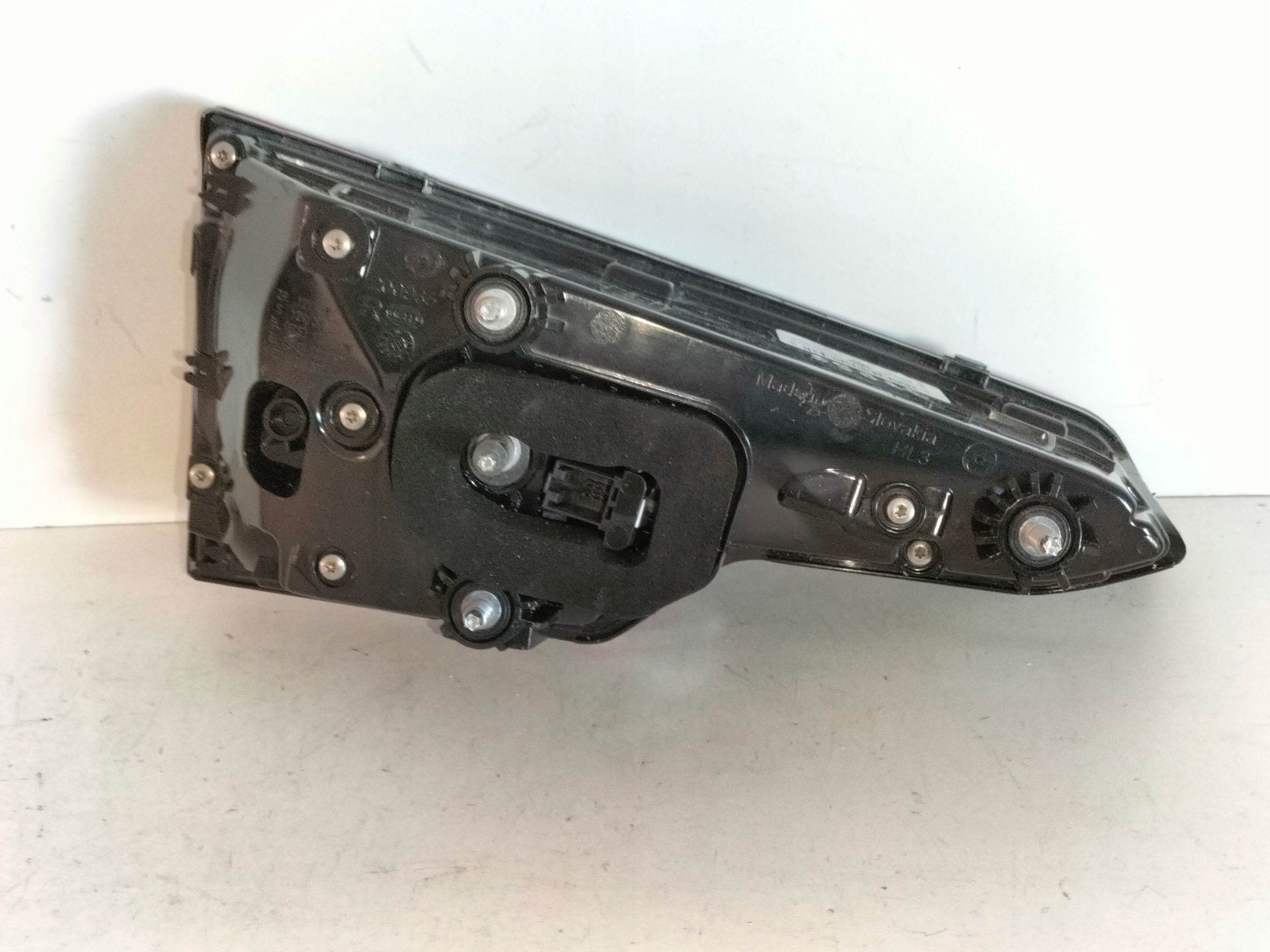 PRAVE ZADNE SVETLO AUDI A4 B9 8W 15-19 SEDAN LED
