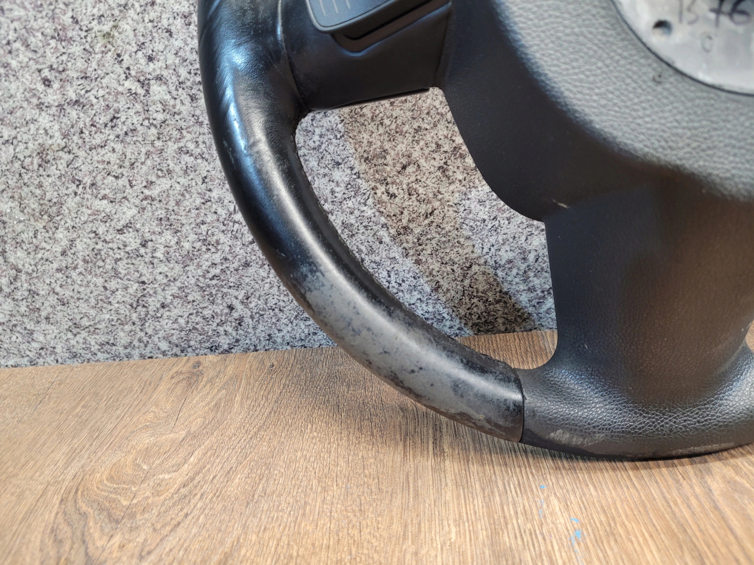 SKODA SUPERB II VOLANT KOŽA PADLA RADENIA RYCHLOSTI MULTIFUNKCIA 3T0419091L