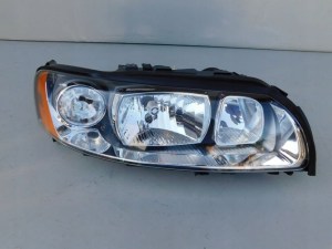 VOLVO V70 XC70 LIFT PRAVE PREDNE SVETLO VOLVO V70 XC70 LIFT PRAVE PREDNE SVETLO