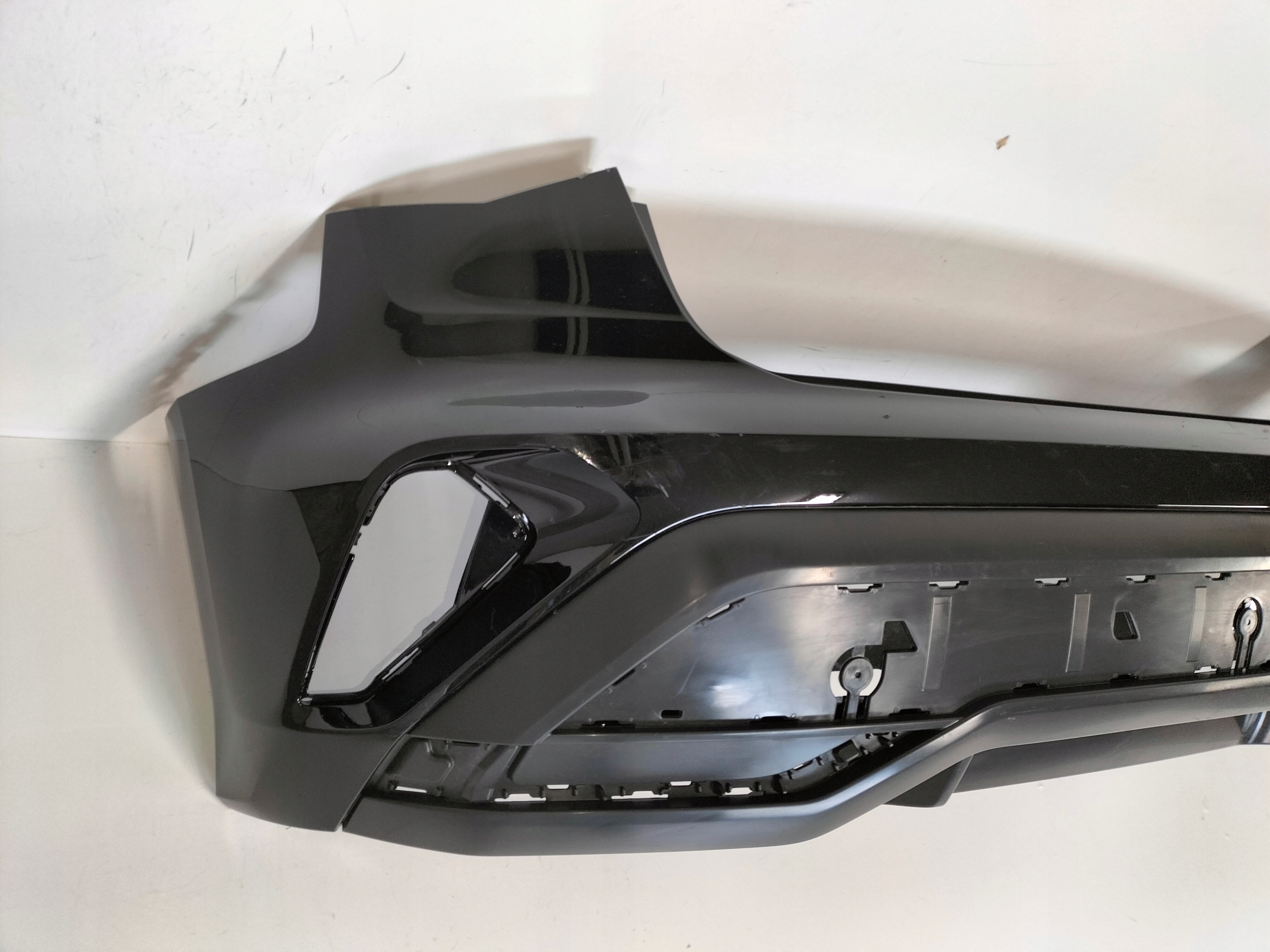 ZADNÝ NÁRAZNÍK AUDI A3 8Y LIFT 22- HB S-LINE