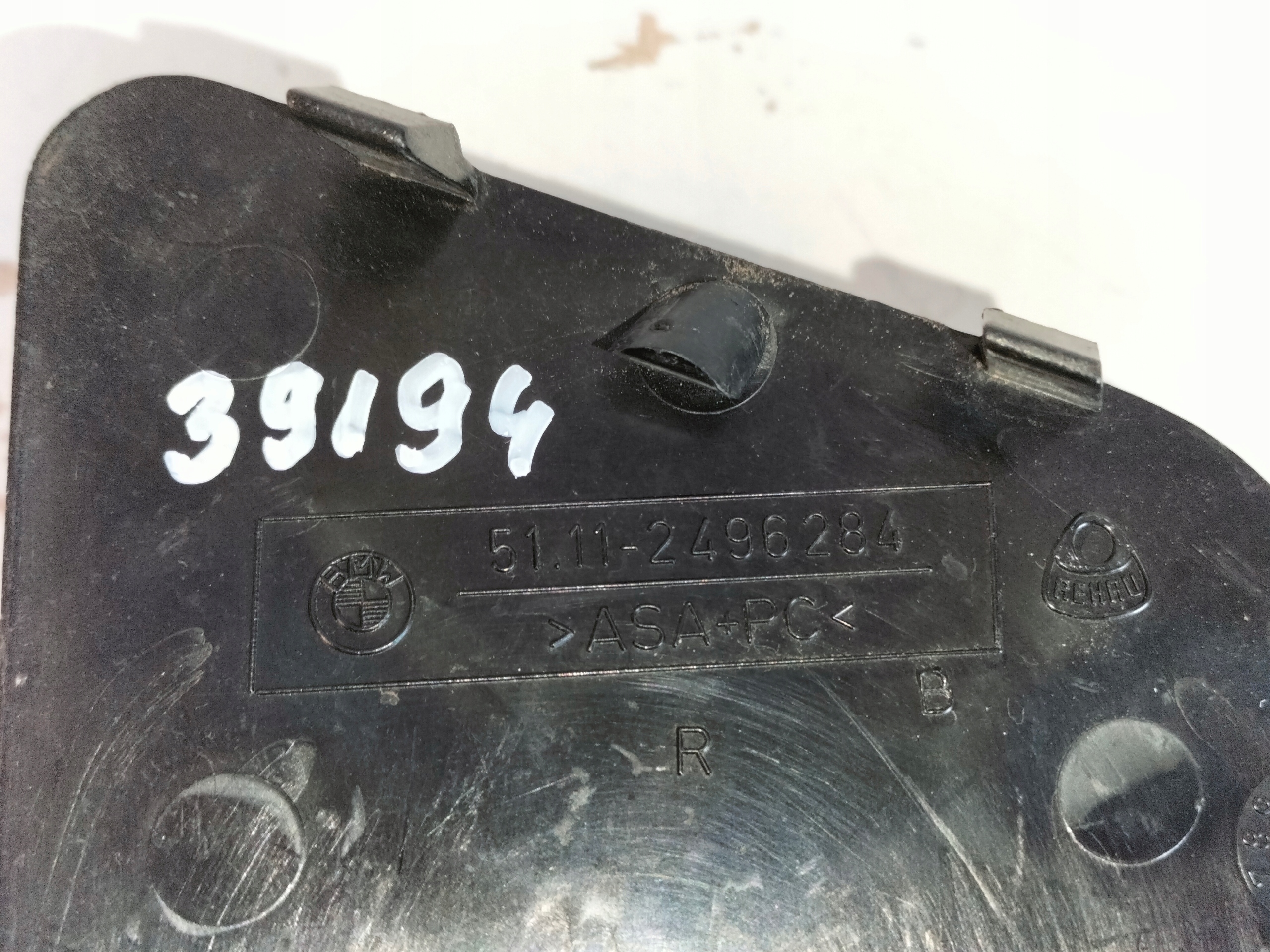 LIŠTA MRIEŽKA NÁRAZNÍKA RÁMIK HMLOVKY PREDNÝ PRAVA BMW 5 E39 96- M5 M-PAKET