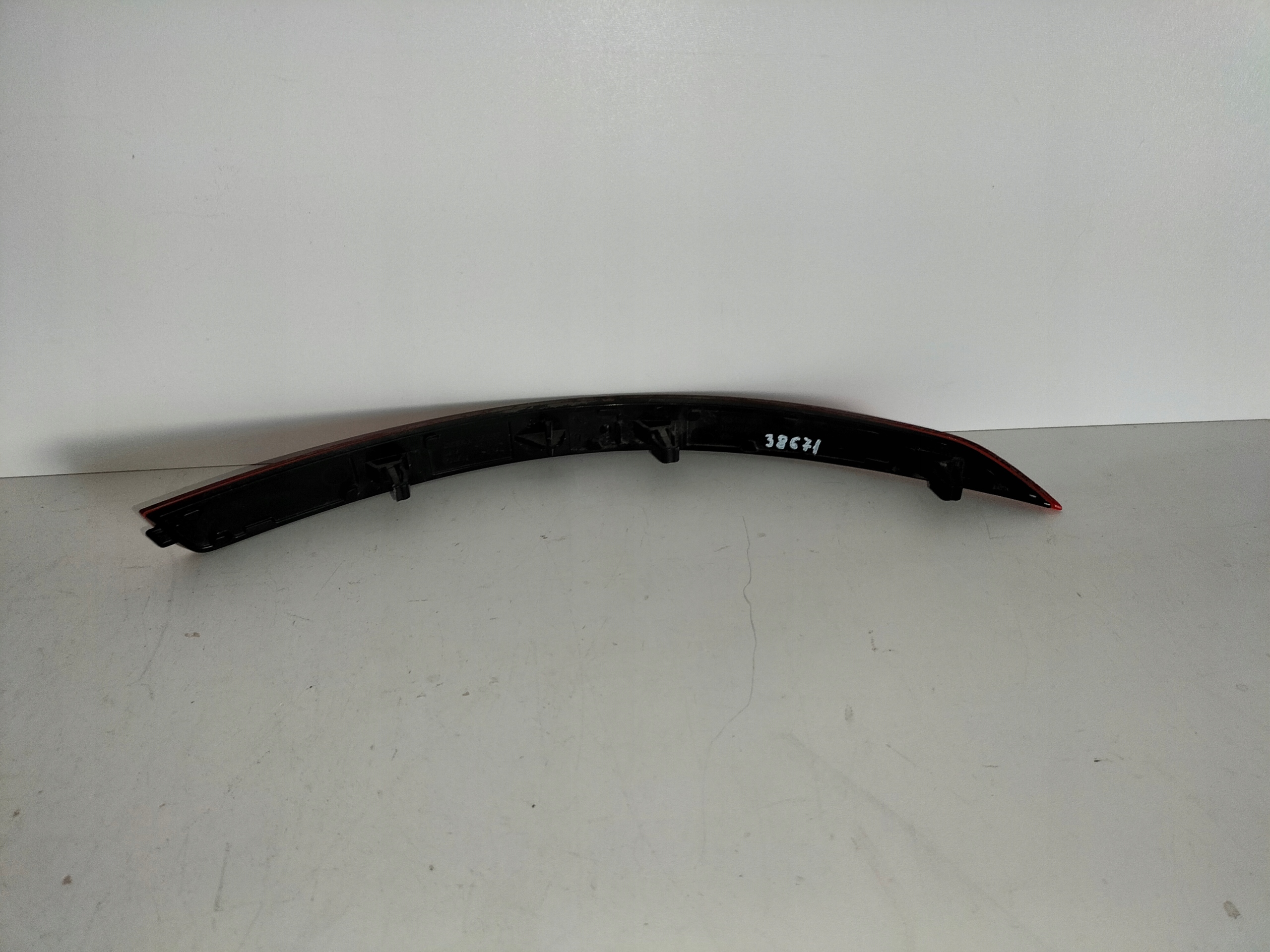 LAVE ZADNE ODRAZOVE SKLICKO SKODA OCTAVIA III LIFT 17- SEDAN