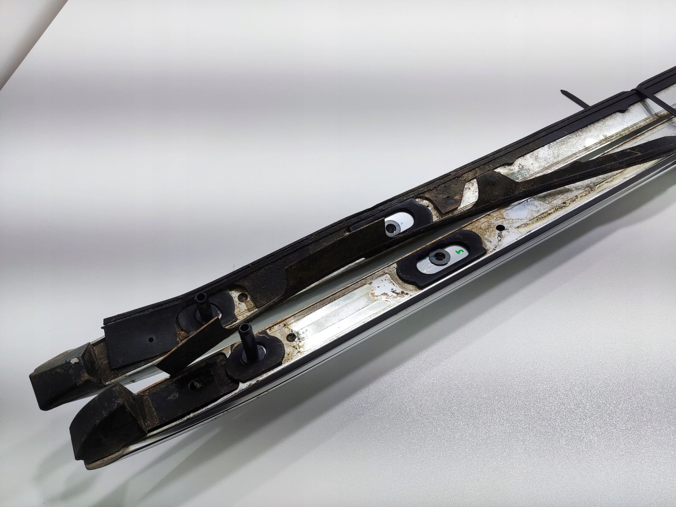 ORIGINÁLNE STREŠNÉ NOSIČE PEUGEOT 508 I SW KOMBI 98028098VV 10-14