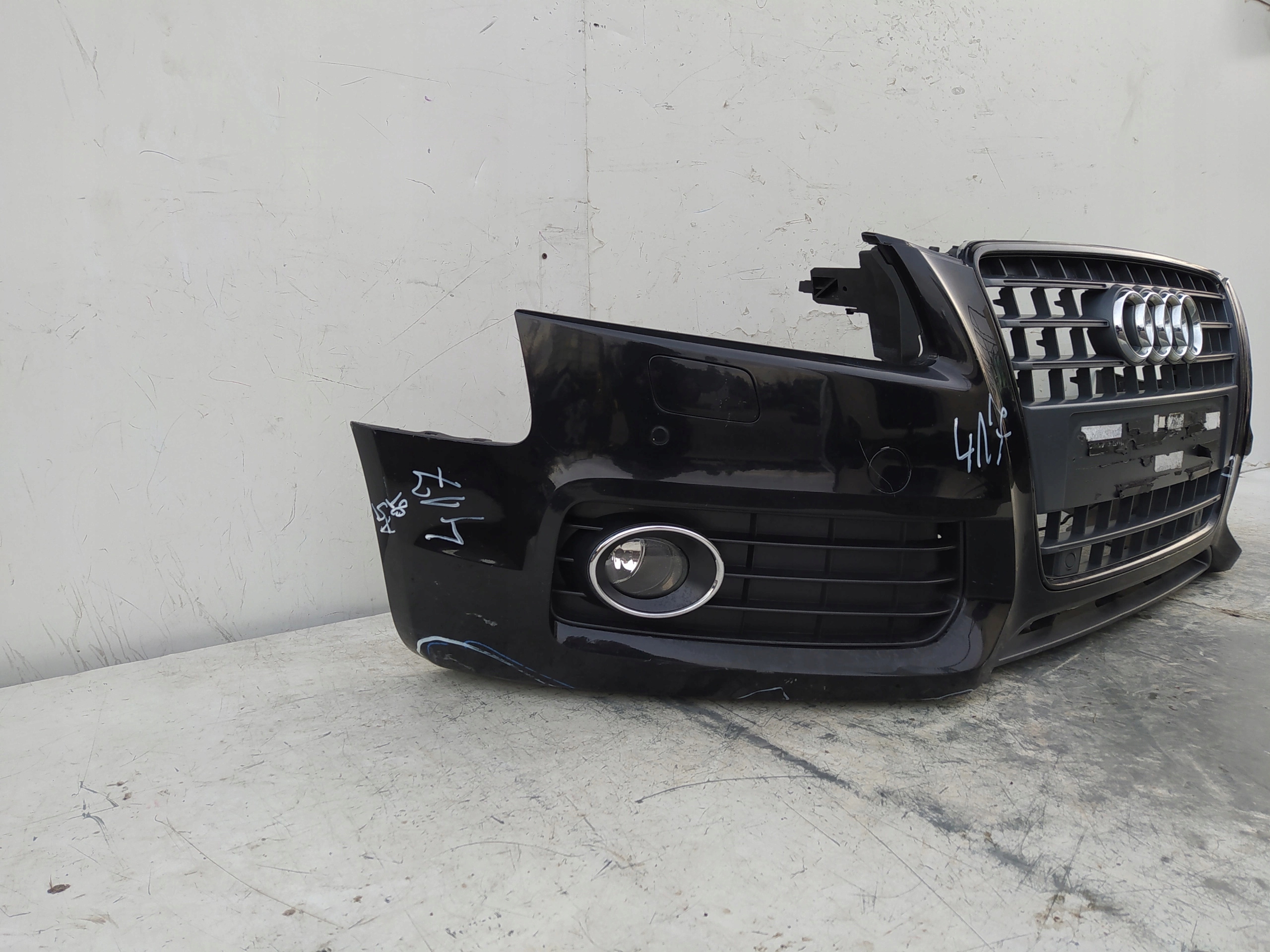 AUDI A5 8T S-LINE XENON PDC 8T0807437D PREDNÝ NÁRAZNÍK