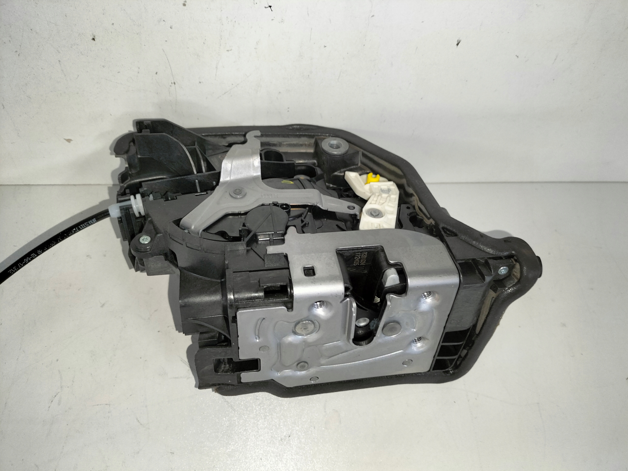 ZAMOK DVERE przedni przód PRAVY BMW X1 F48 15-