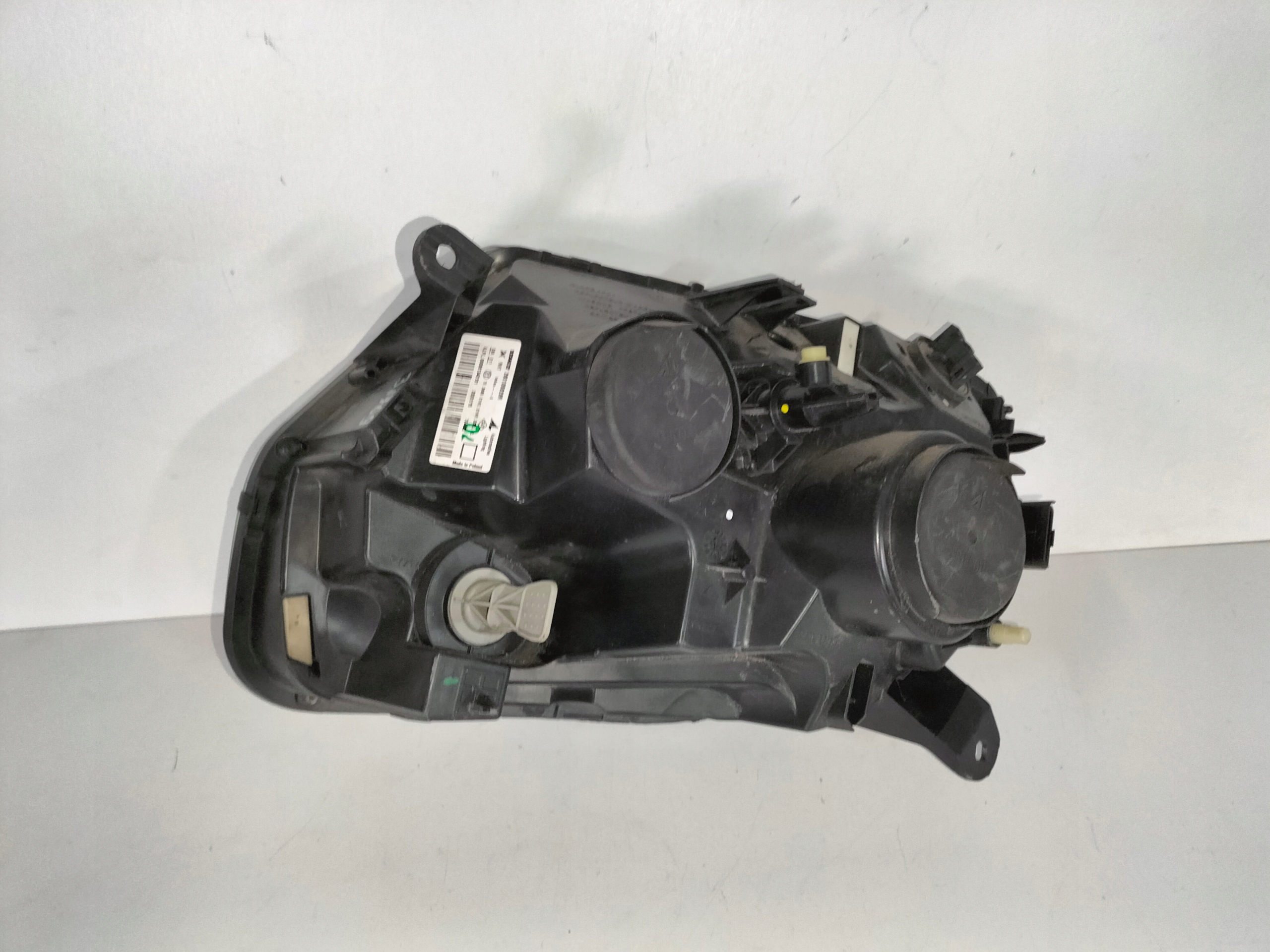 PRAVE PREDNE SVETLO DACIA DUSTER I LIFT 13-15