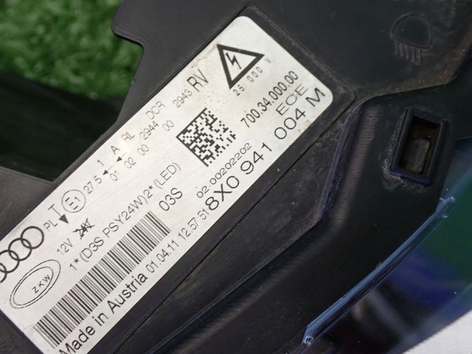 AUDI A1 XENON LED 10- PRAVE PREDNE SVETLO