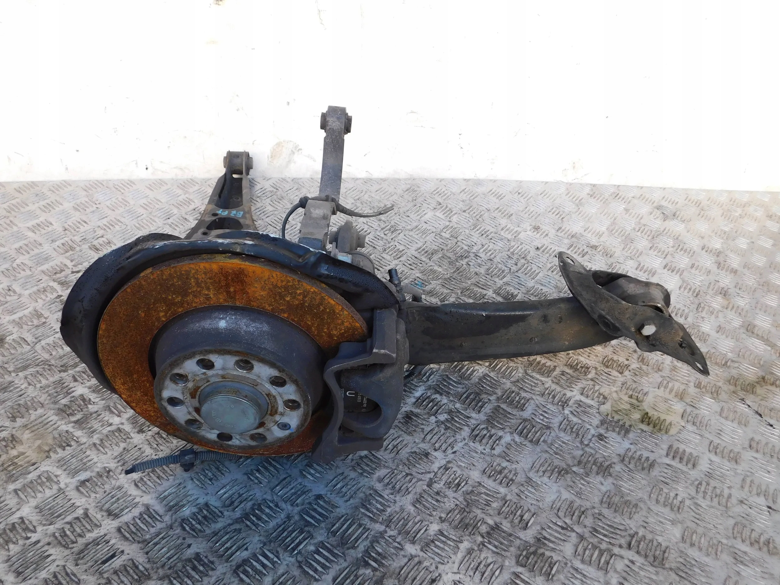 PRAVÉ ZADNÉ RAMENO OTOČ VW PASSAT B7