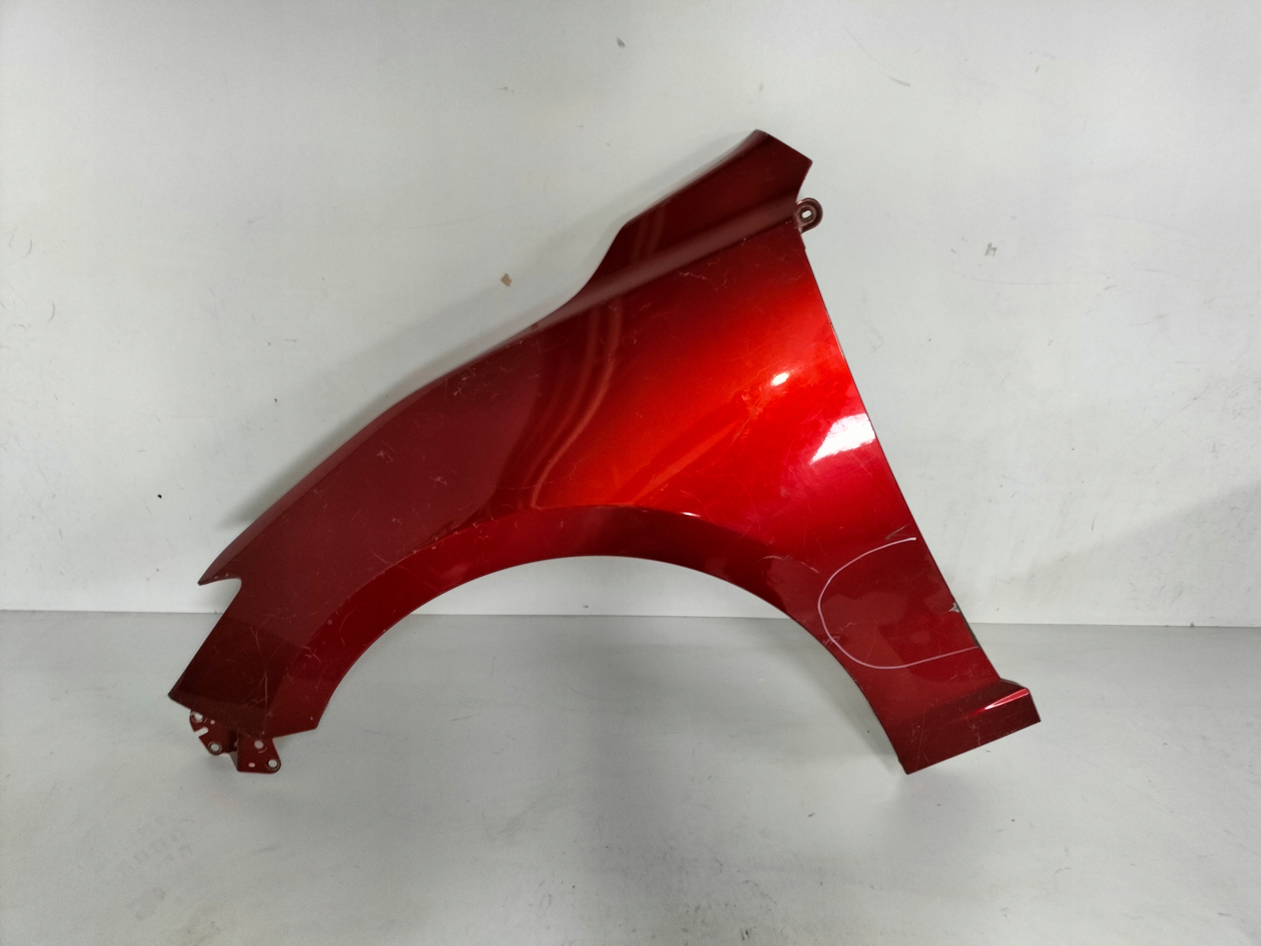 ĽAVÝ PREDNÝ BLATNÍK MAZDA 3 BM 13-