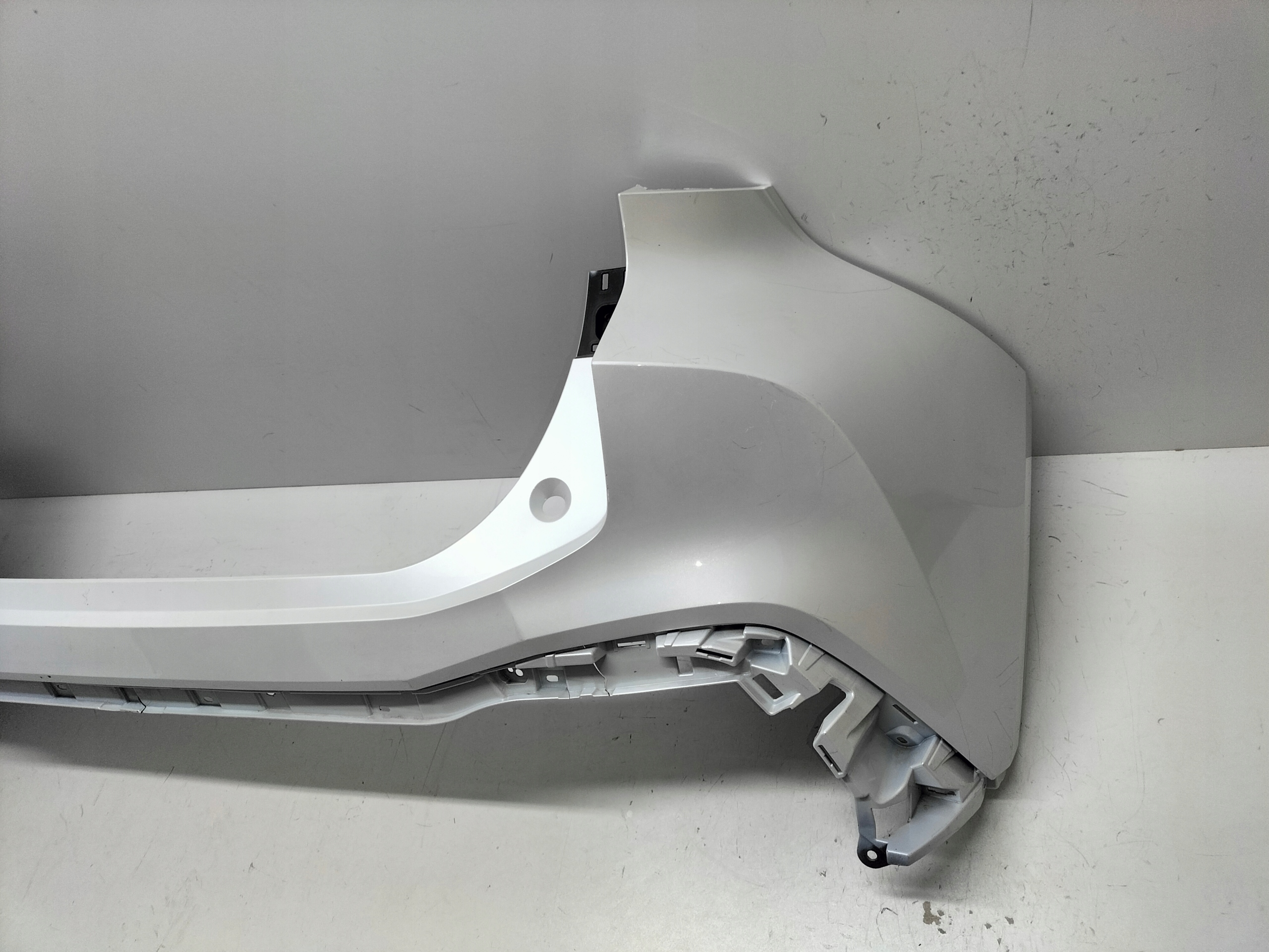 ZADNÝ NÁRAZNÍK TOYOTA CHR CH-R LIFT 23-