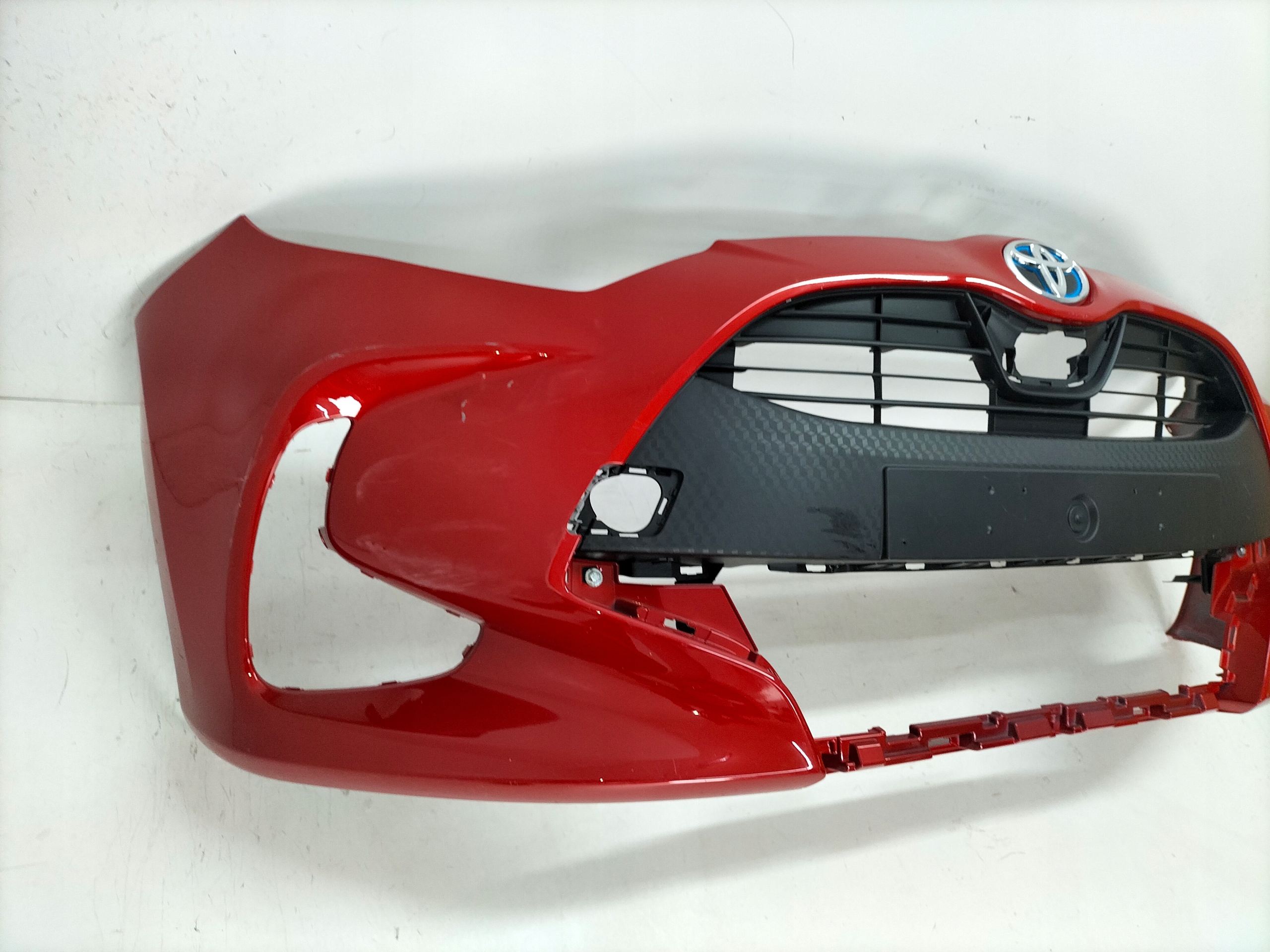 PREDNÝ NÁRAZNÍK TOYOTA YARIS 4 IV 20-