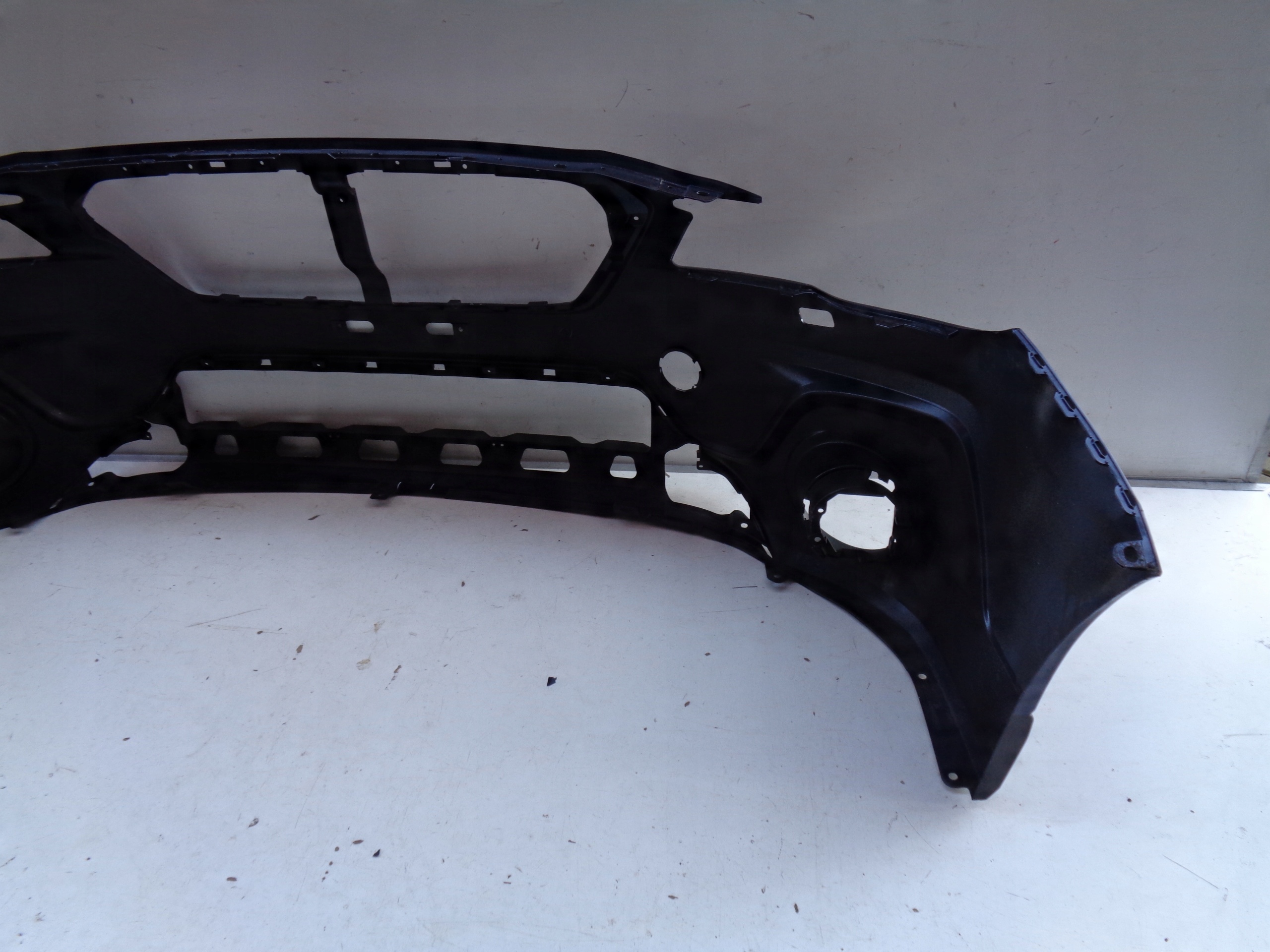 PREDNÝ NÁRAZNÍK SUBARU OUTBACK V 17- LIFT NR 36789