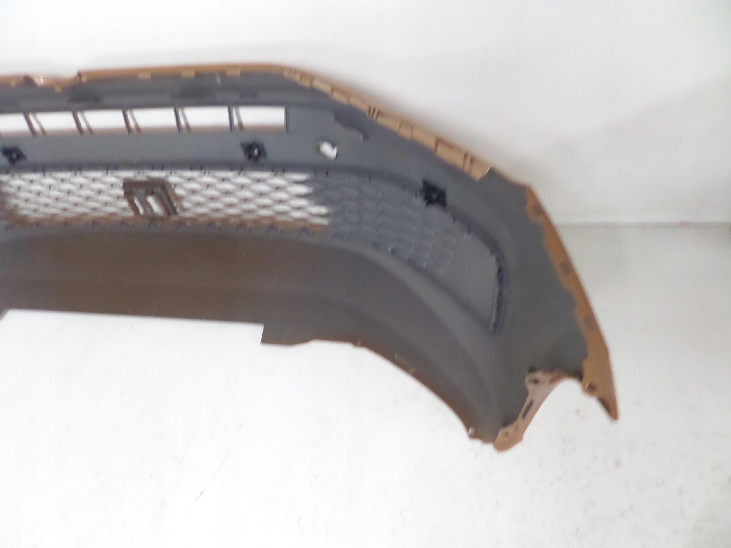 PREDNÝ NÁRAZNÍK VW CADDY V 2K7 20-