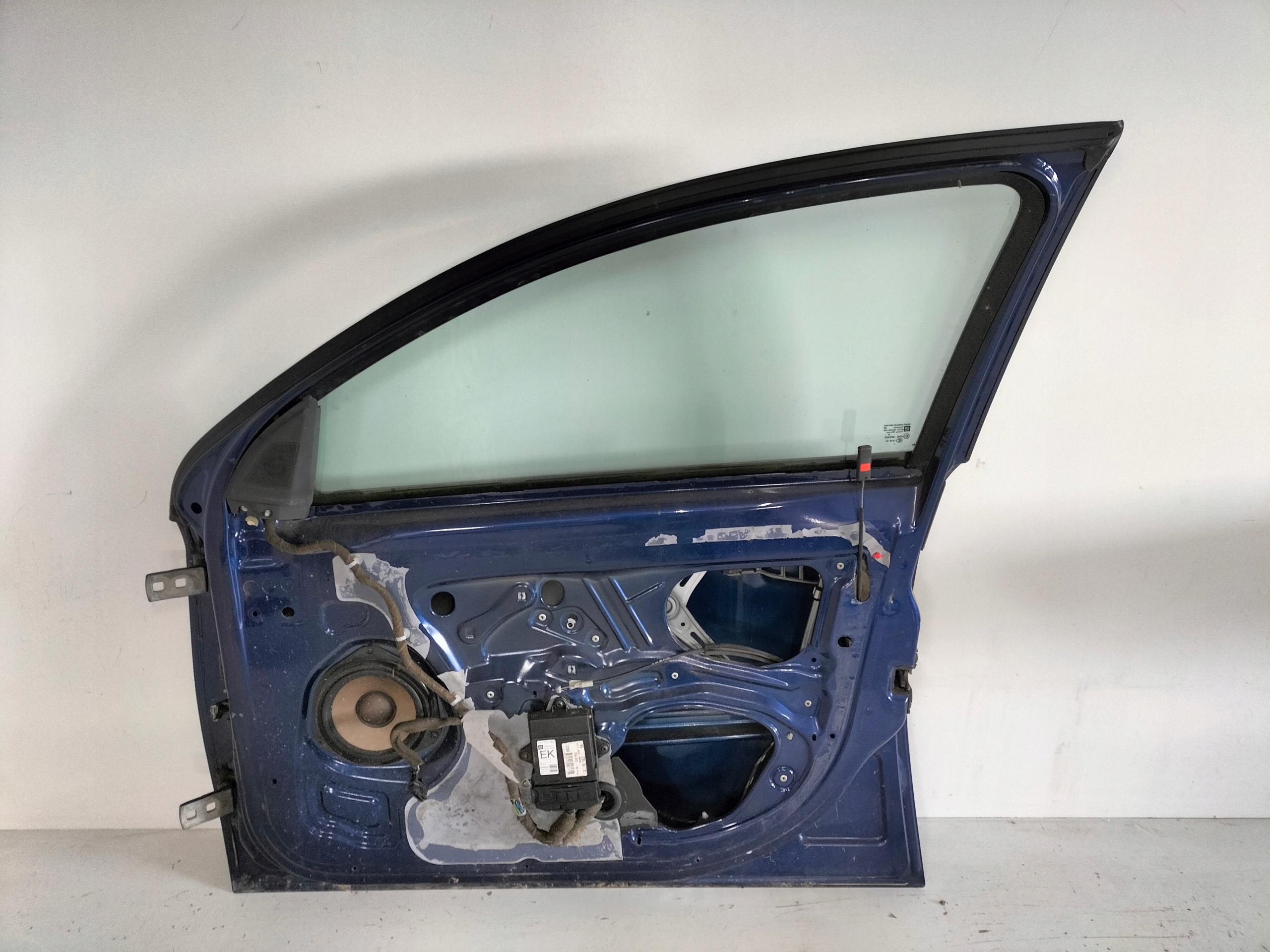 PRAVE PREDNE DVERE OPEL VECTRA C 03-