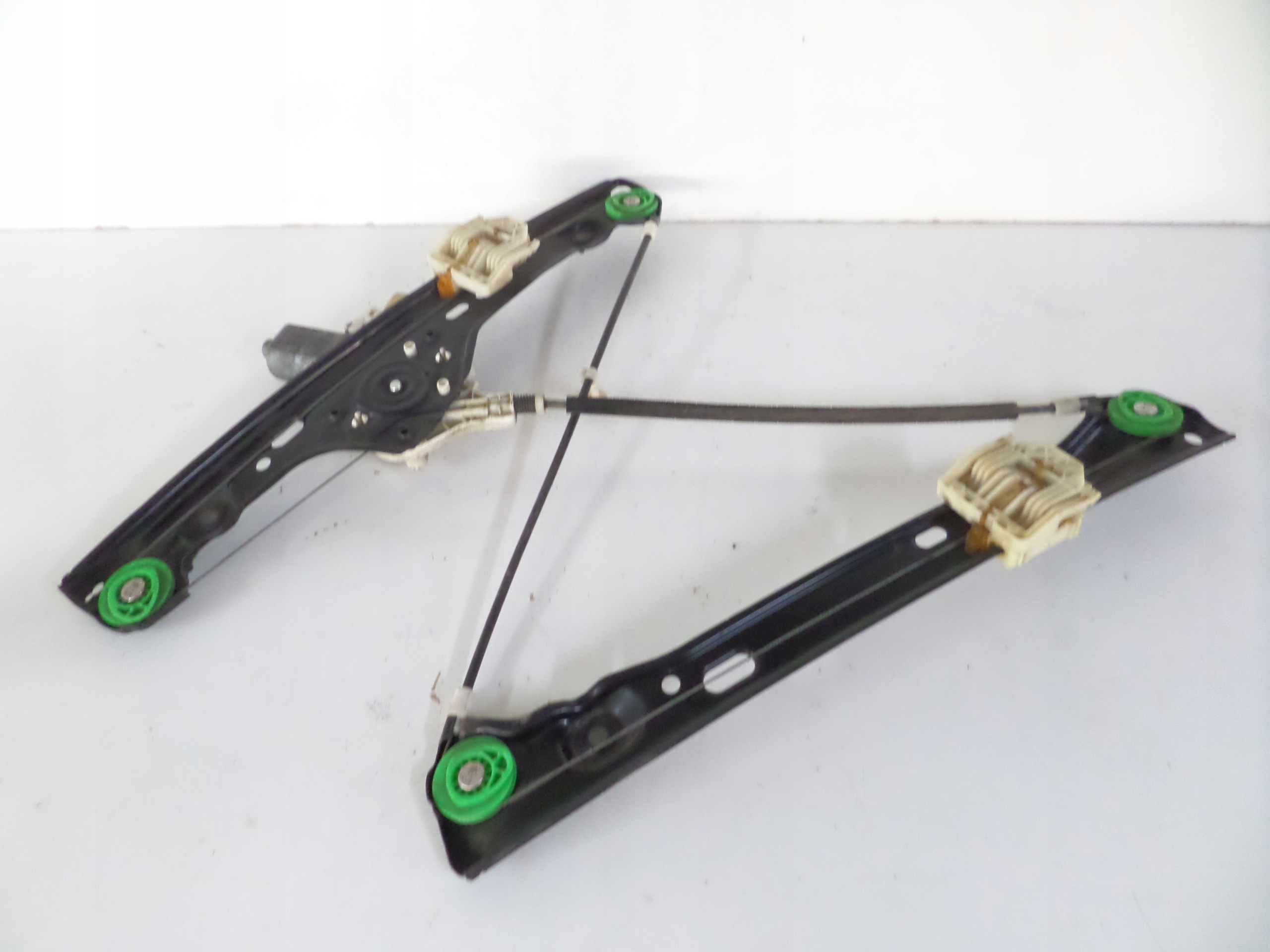 LAVE PREDNE STAHOVANIE OKNA BMW 3 E90 04-12