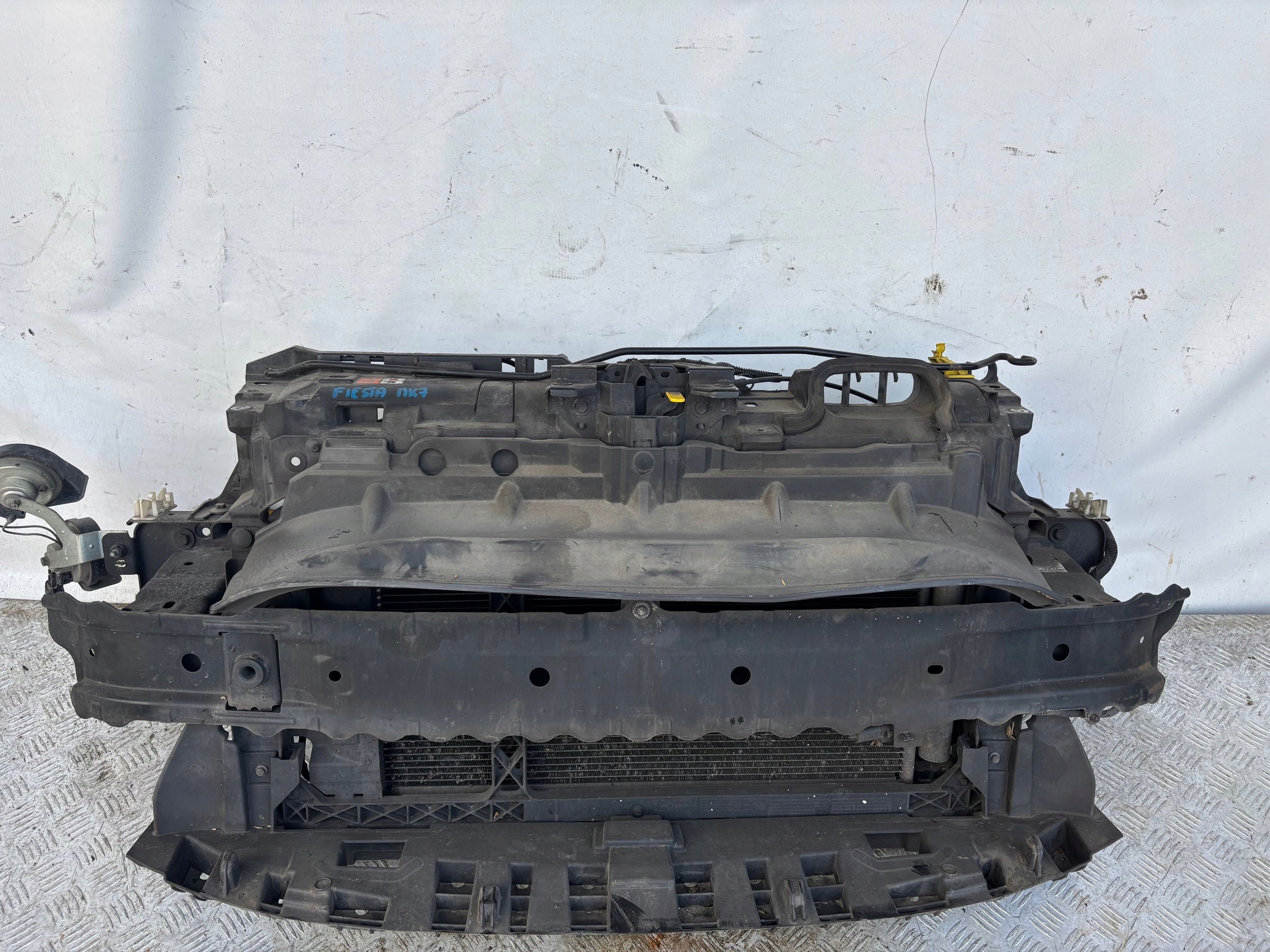 PREDNE CELO VYSTUHA CHLADICE FORD FIESTA MK7 1.25 1.4 09-