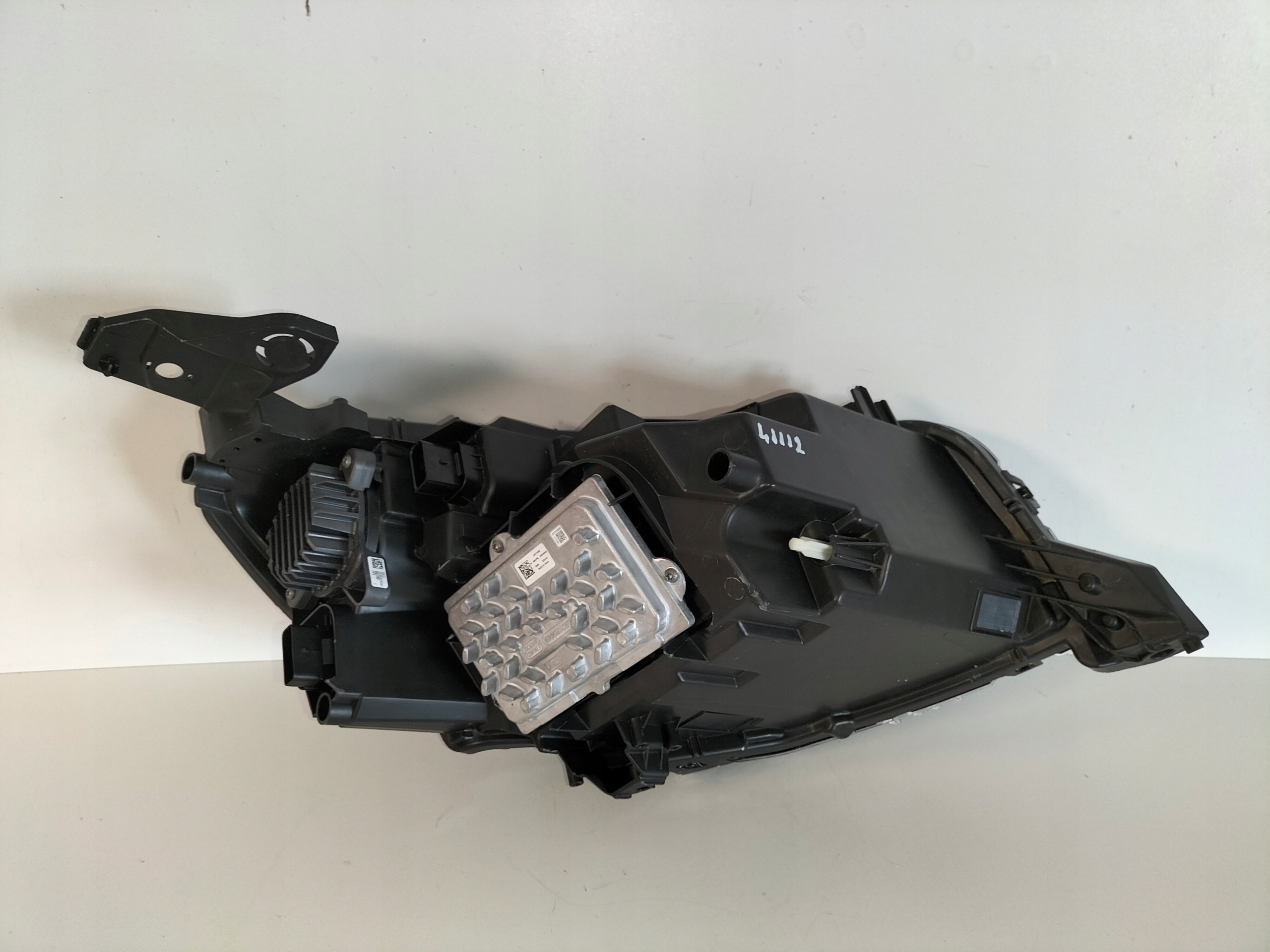LAVE PREDNE SVETLO PEUGEOT 208 2008 II 19- FULL LED