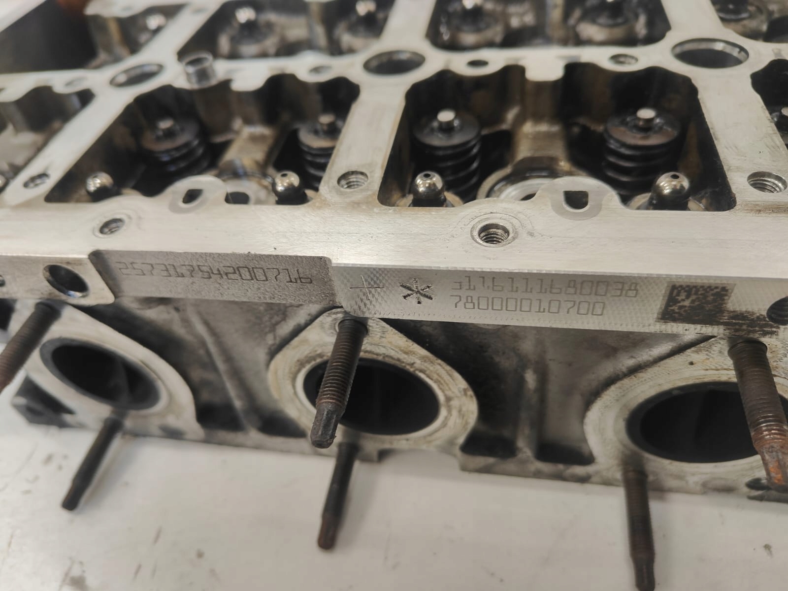 BMW n57 3.0 diesel 7800003 HLAVA MOTORA VAČKY