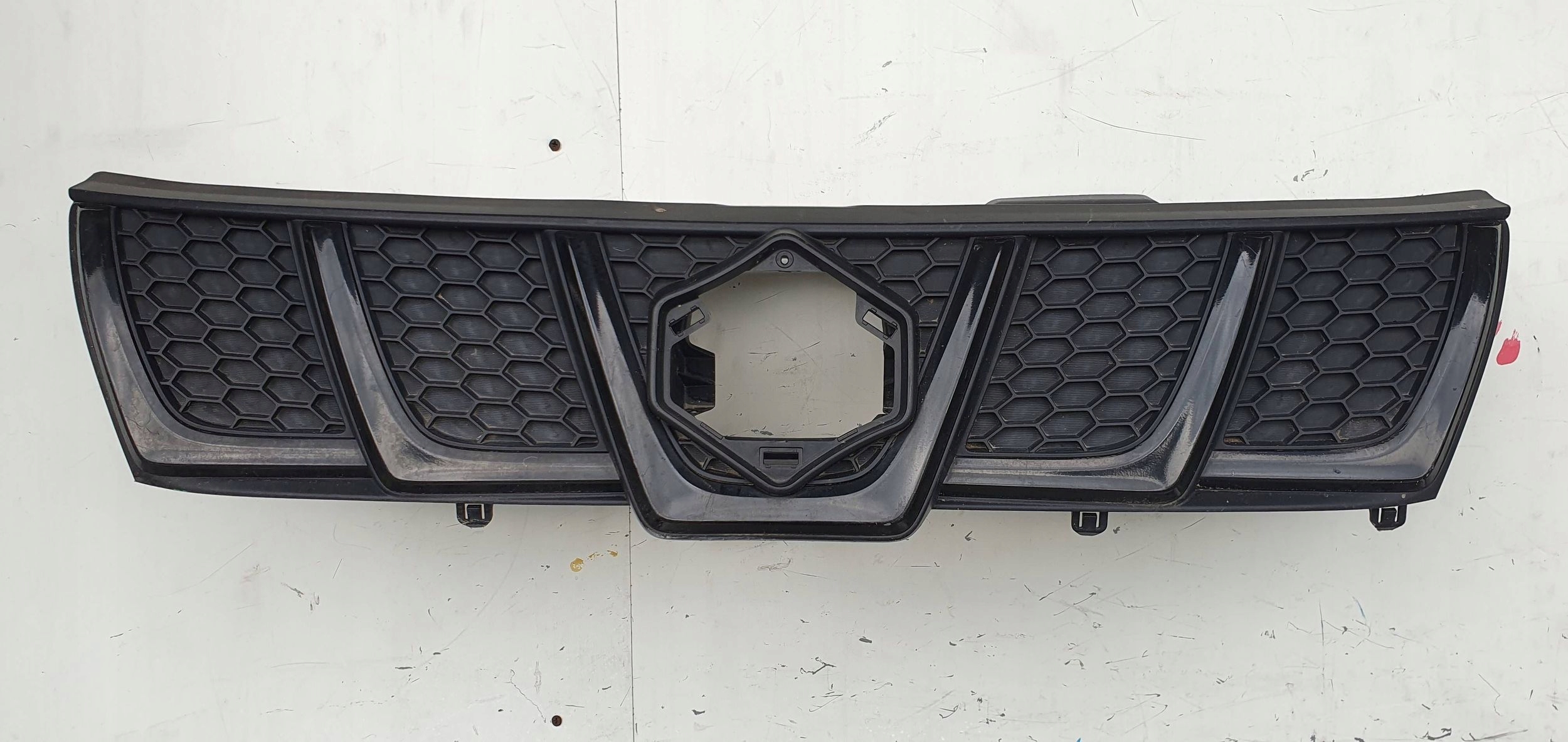 Suzuki Vitara LY 3 III 72111-60R0 MRIEŽKA LIŠTA CHLADIČA LIŠTA MRIEŽKA