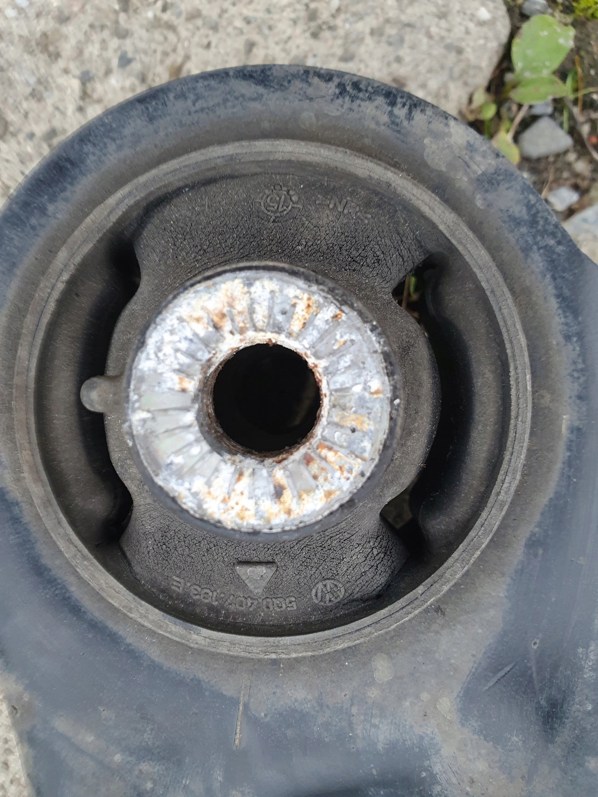 VW PASSAT B8 3Q0407153B ĽAVÉ PREDNÉ RAMENO