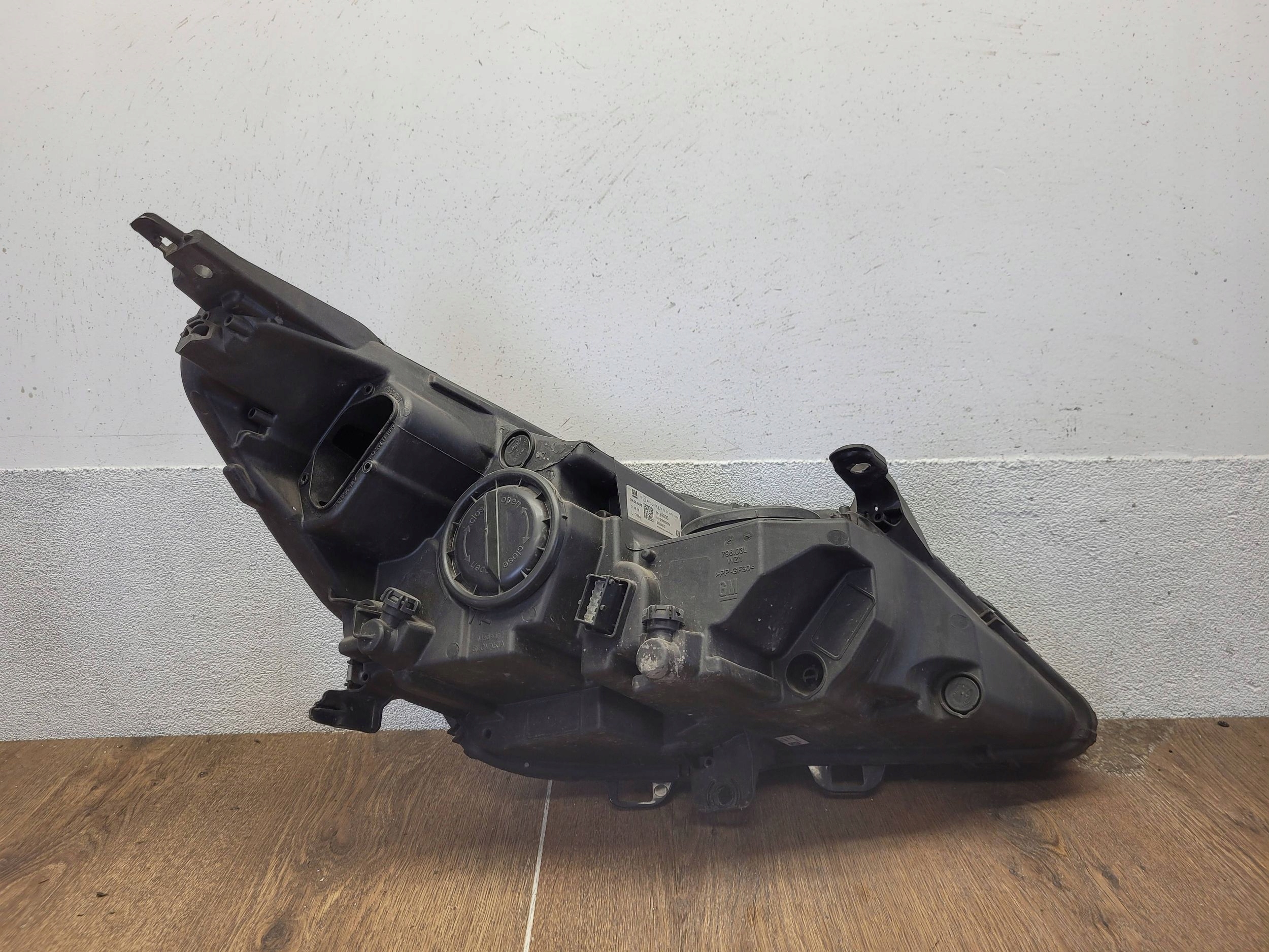 Opel Astra K 39158005 ĽAVÉ PREDNÉ SVETLO