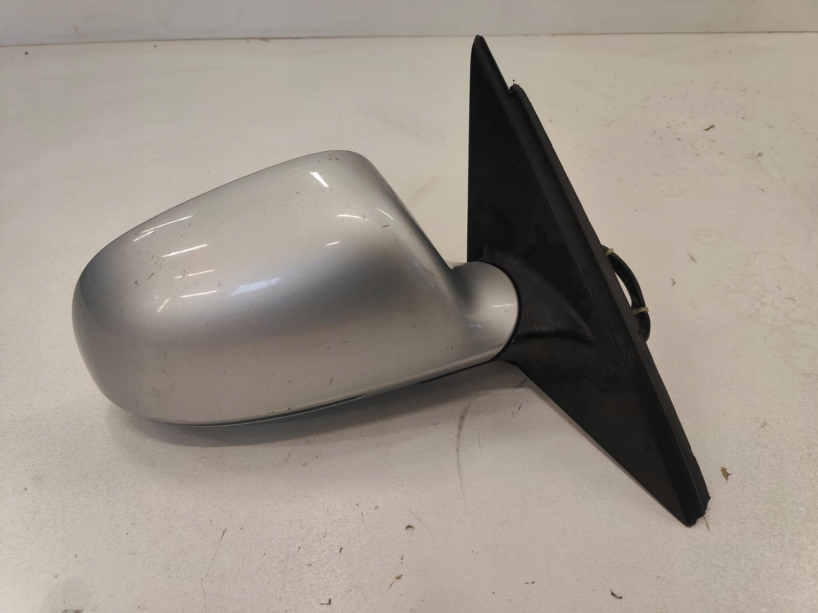 Audi a4 b8 08-14 PRAVE ZRKADLO 6pin