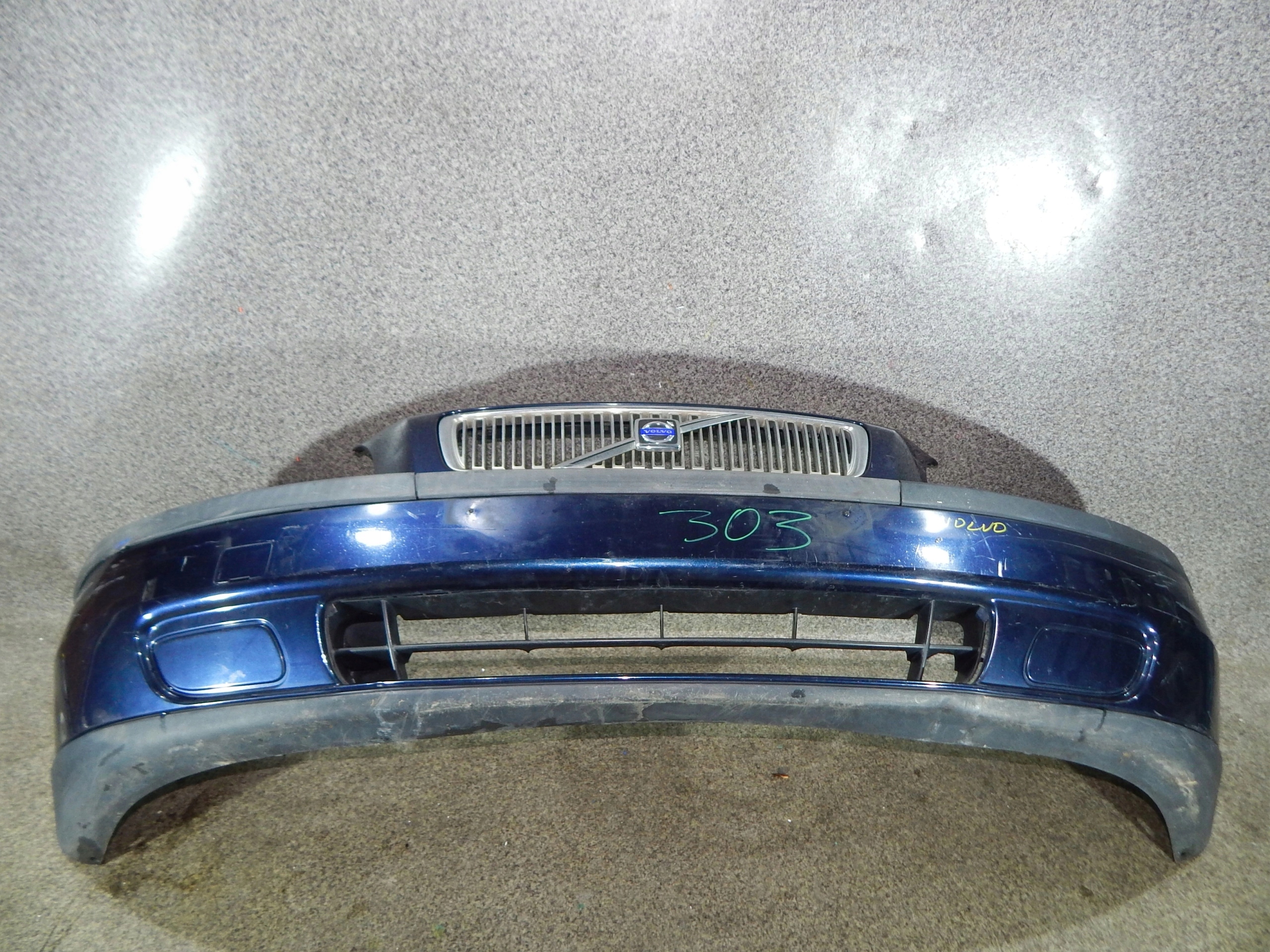 VOLVO V70 PREDNÝ NÁRAZNÍK