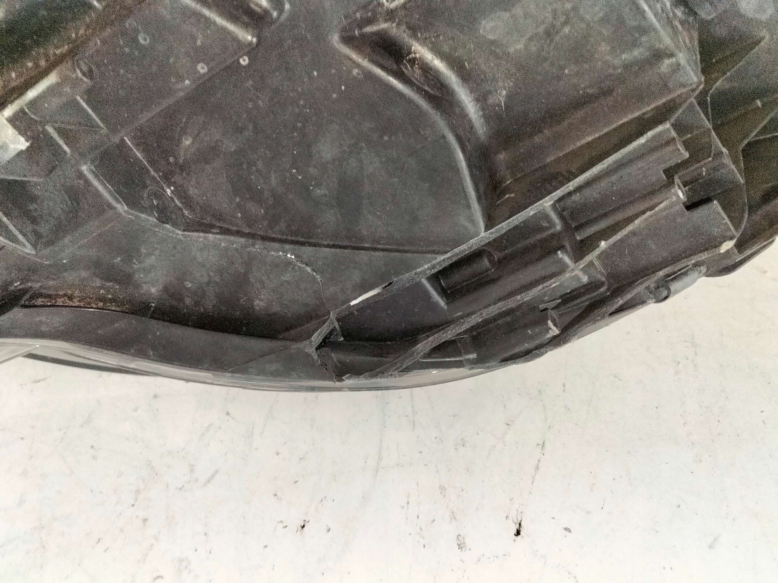 PRAVE PREDNE SVETLO MERCEDES B KLASA W246 11-14