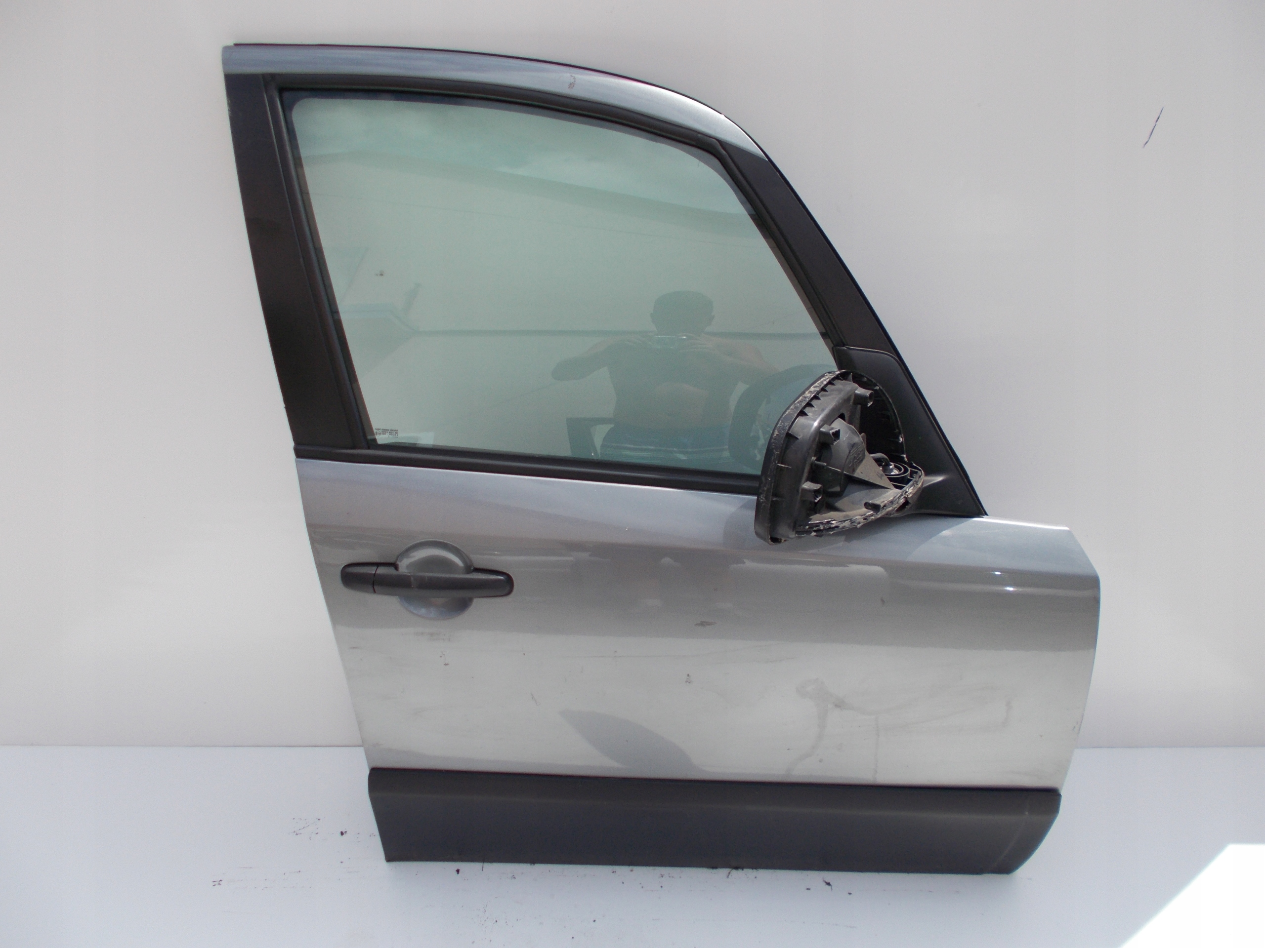 PRAVÉ PREDNÉ DVERE FIAT SEDICI