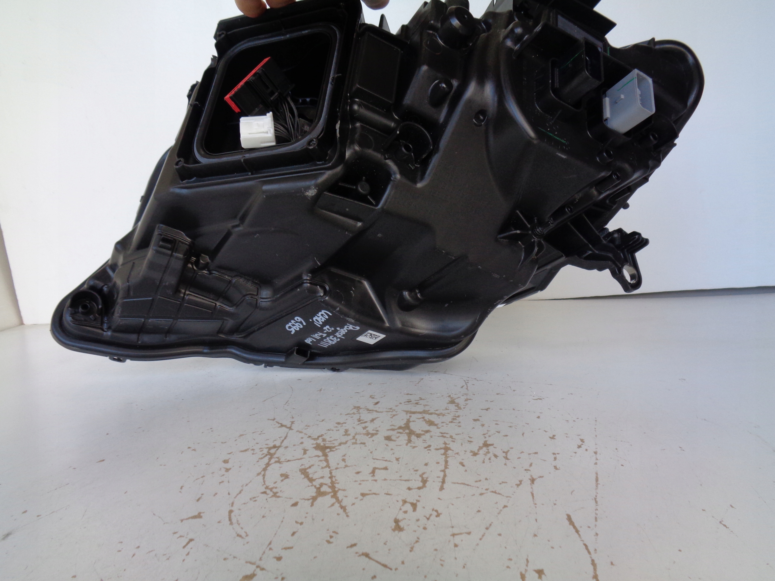 PRAVE PREDNE SVETLO PEUGEOT 308 III 22- FULL LED