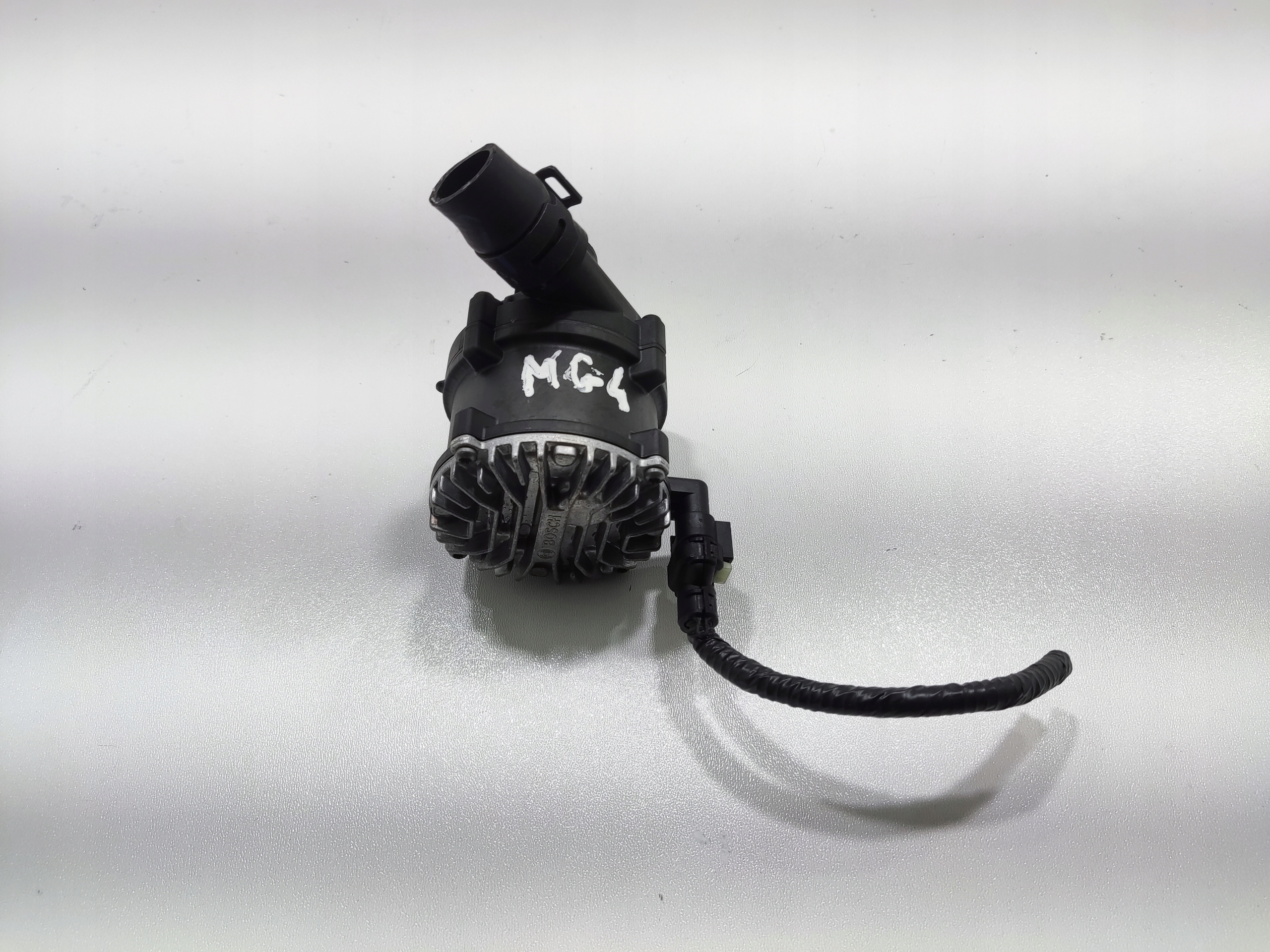 POMOCNÁ VODNÁ PUMPA MG 4 MG4 2022-2025 11240294