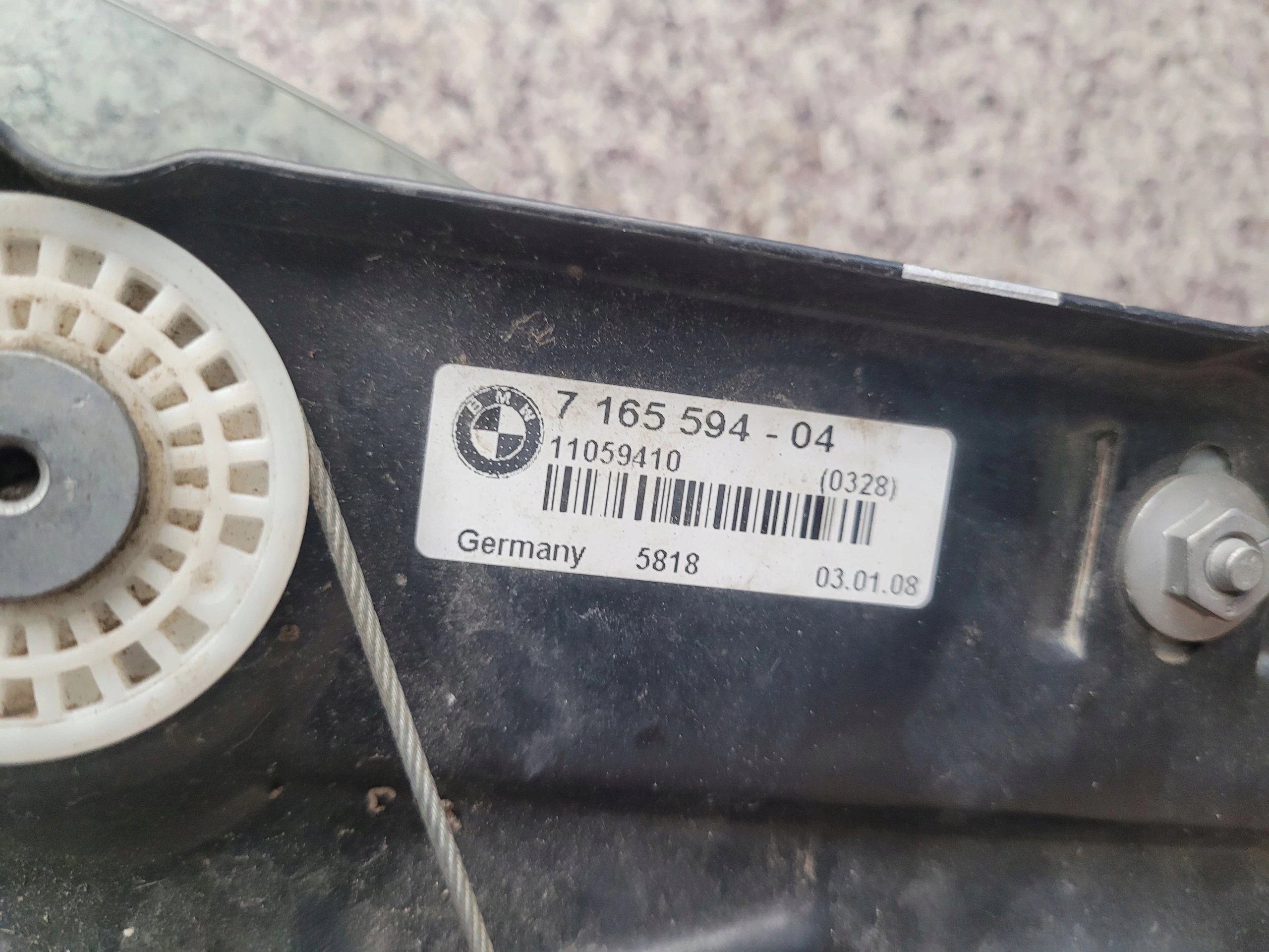 BMW 1 E88 cabrio ĽAVÉ ZADNÉ SŤAHOVANIE OKNA 7165594