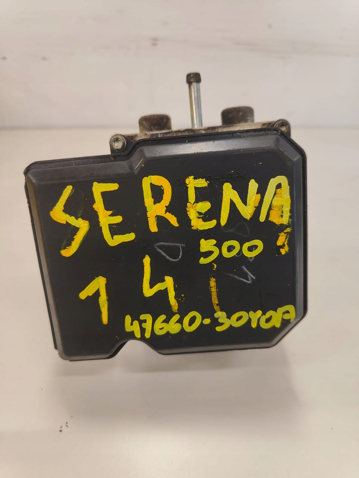 Nissan serena 47660-30y02 a9800b51 KOCKA ABS