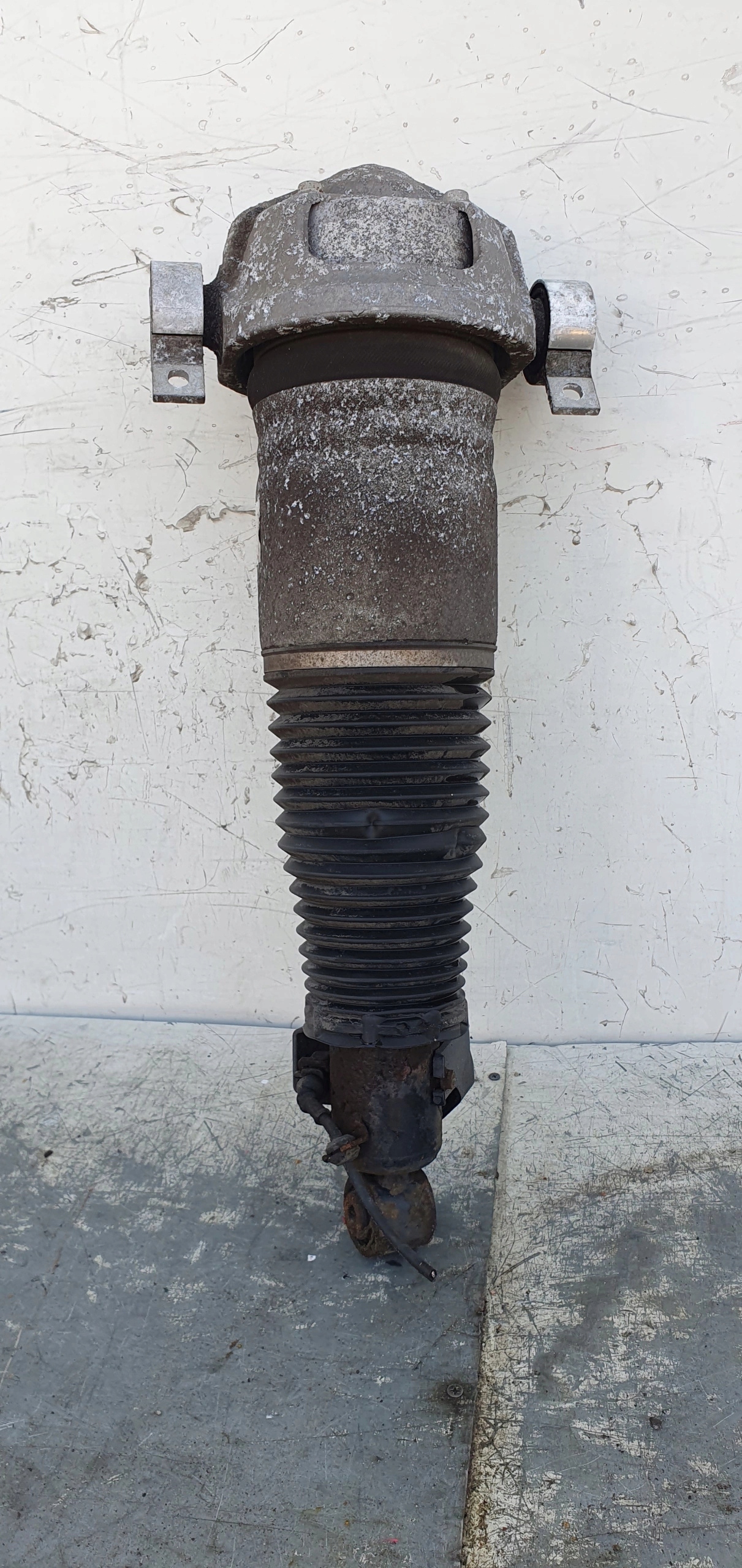 AUDI Q7 4L MECH ZADNA PRAVY 7L8616020A