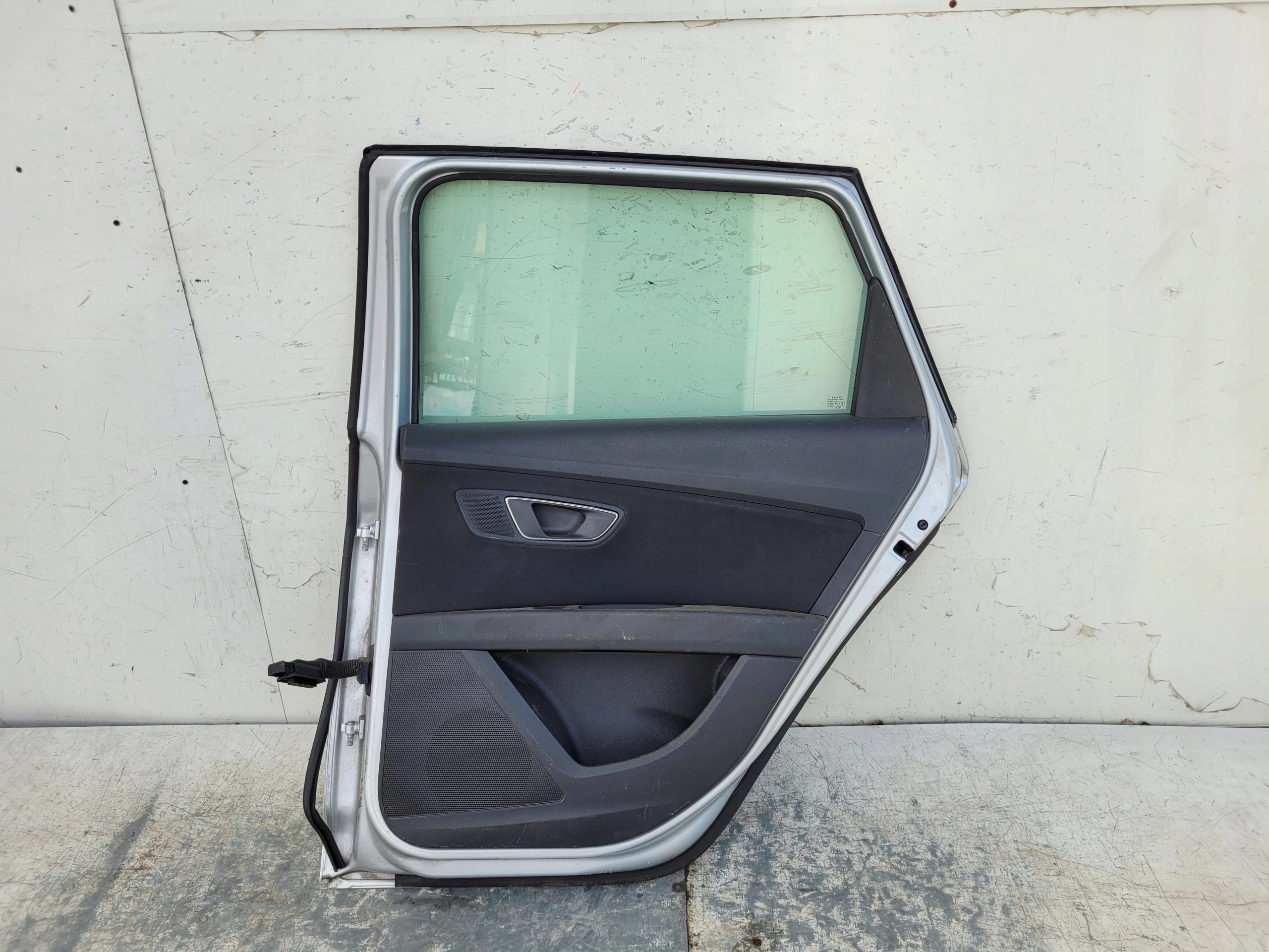 SEAT LEON III 3 KOMBI PRAVE ZADNE DVERE