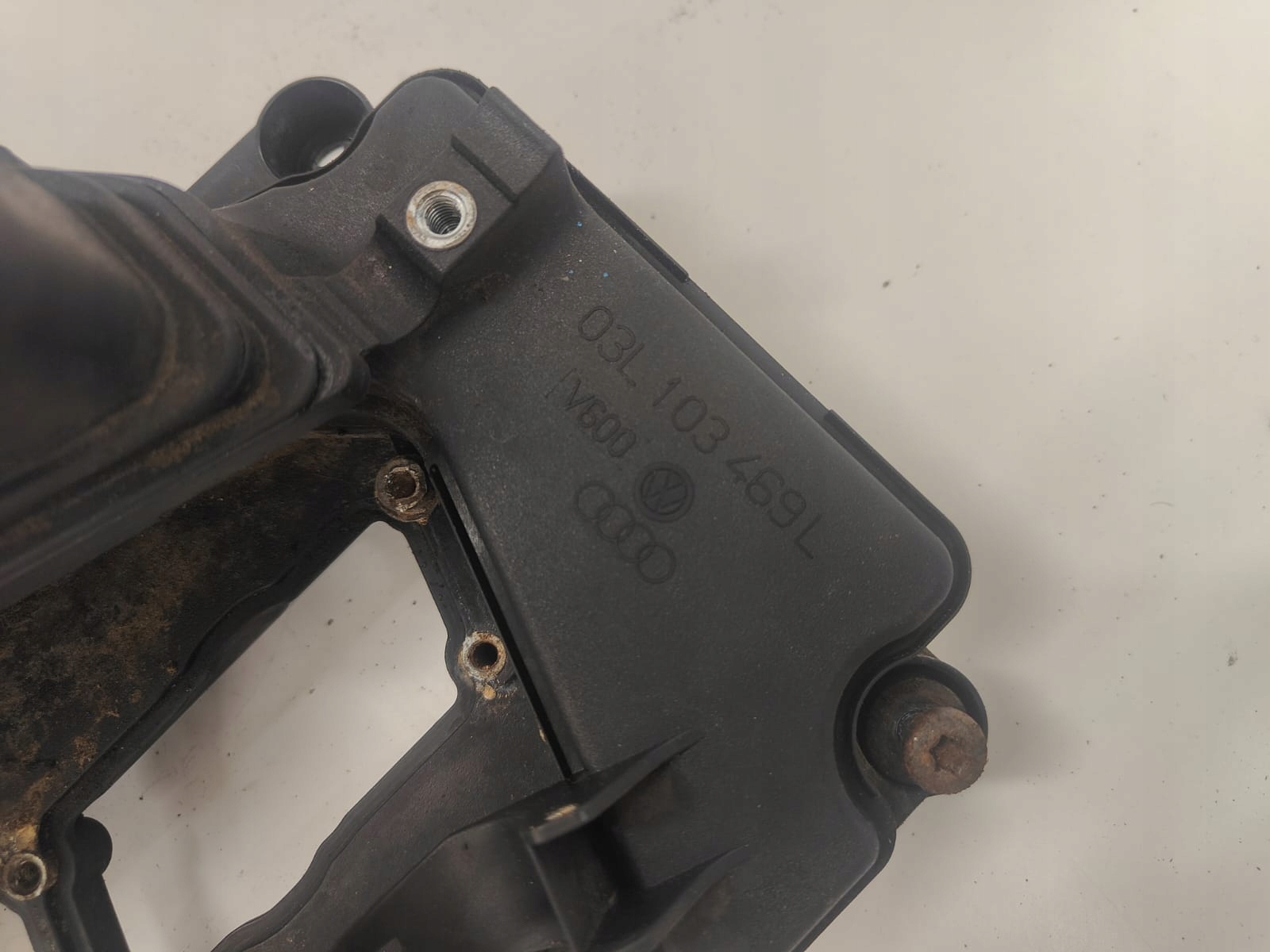 Audi 2.0 tdi cag 03L103469L KRYT VEKO VENTILOV