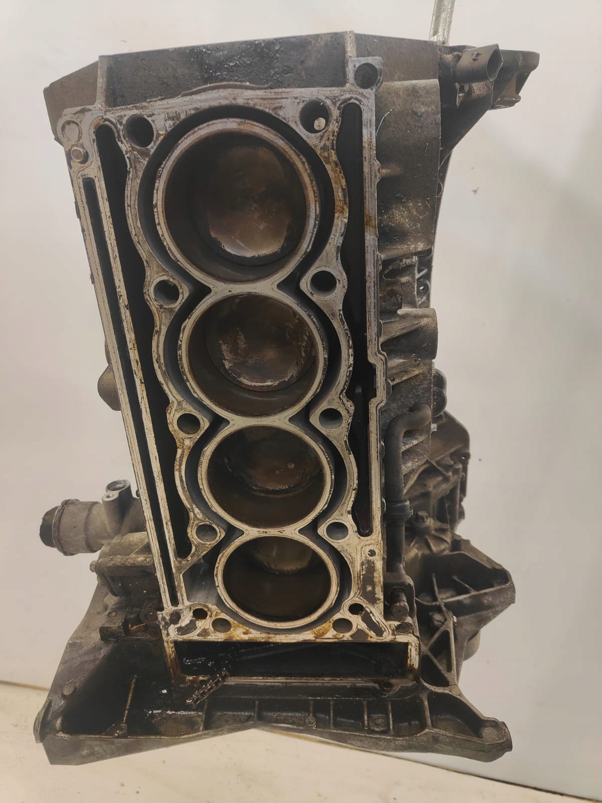 MERCEDES w203 w211 w209 R2710101405 om271 SPODOK MOTORA BLOK KĽUKA PIESTY