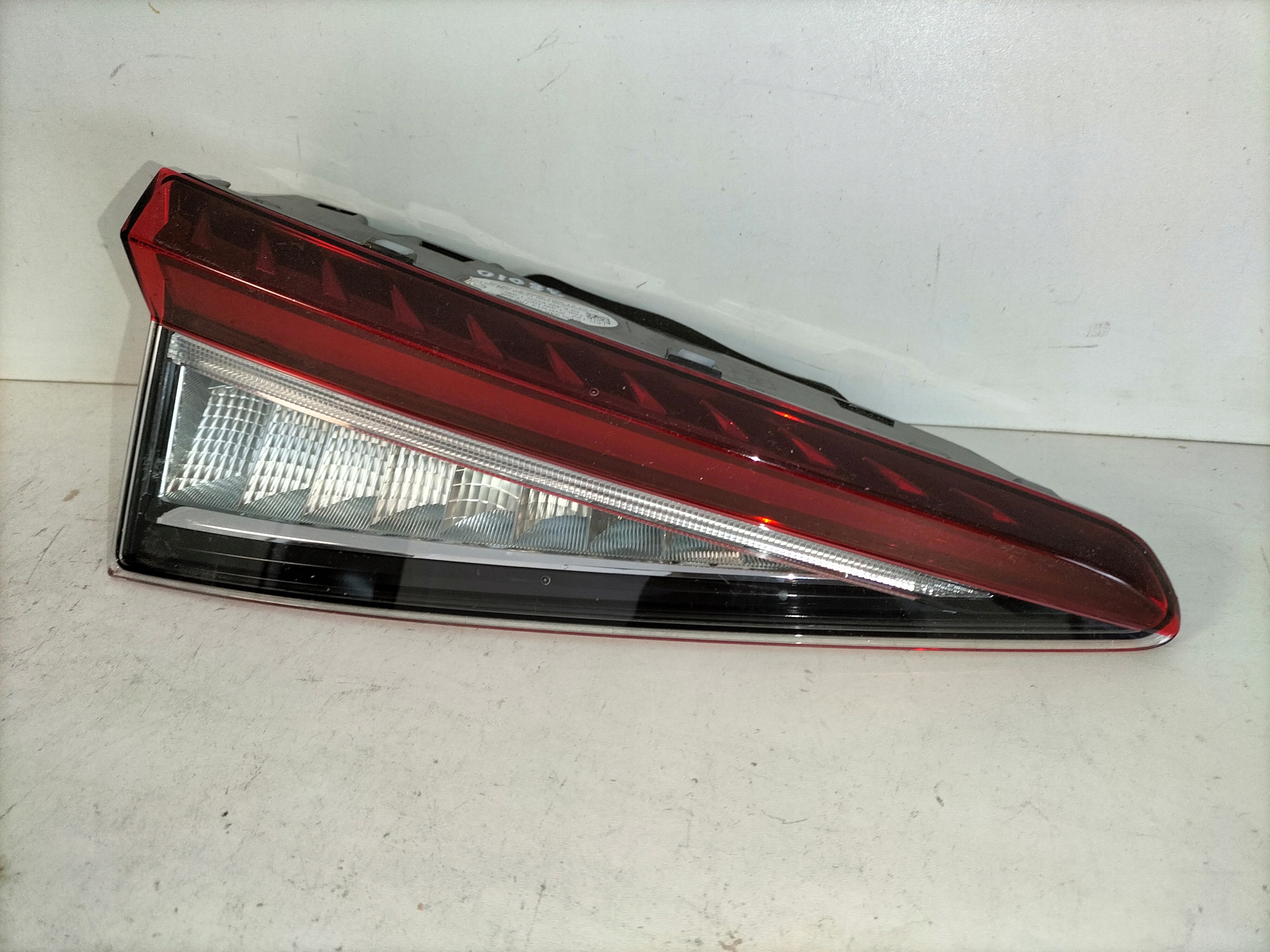 LAVE ZADNE SVETLO SKODA ENYAQ 21- LED