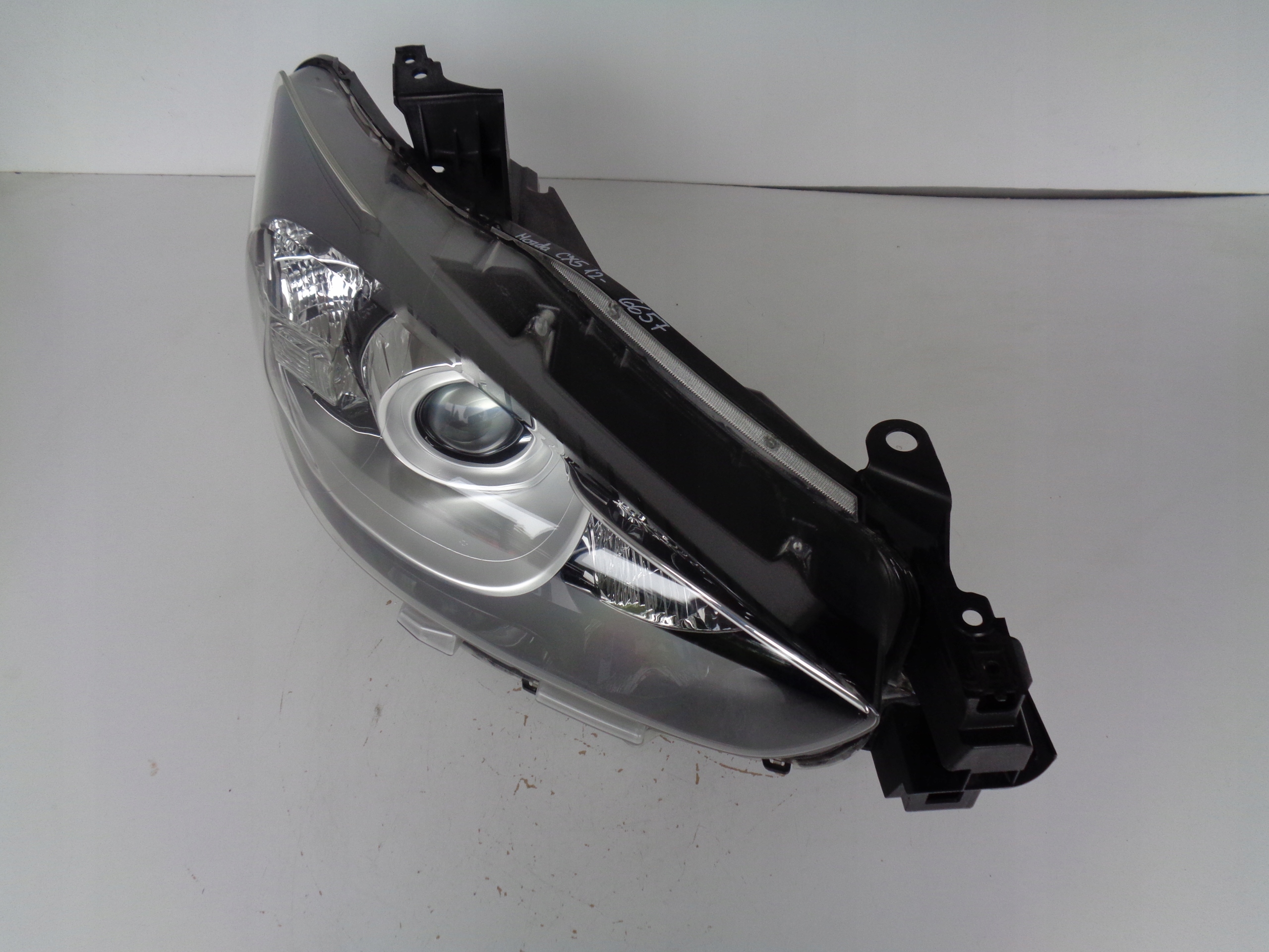 PRAVE PREDNE SVETLO MAZDA CX5 12-16
