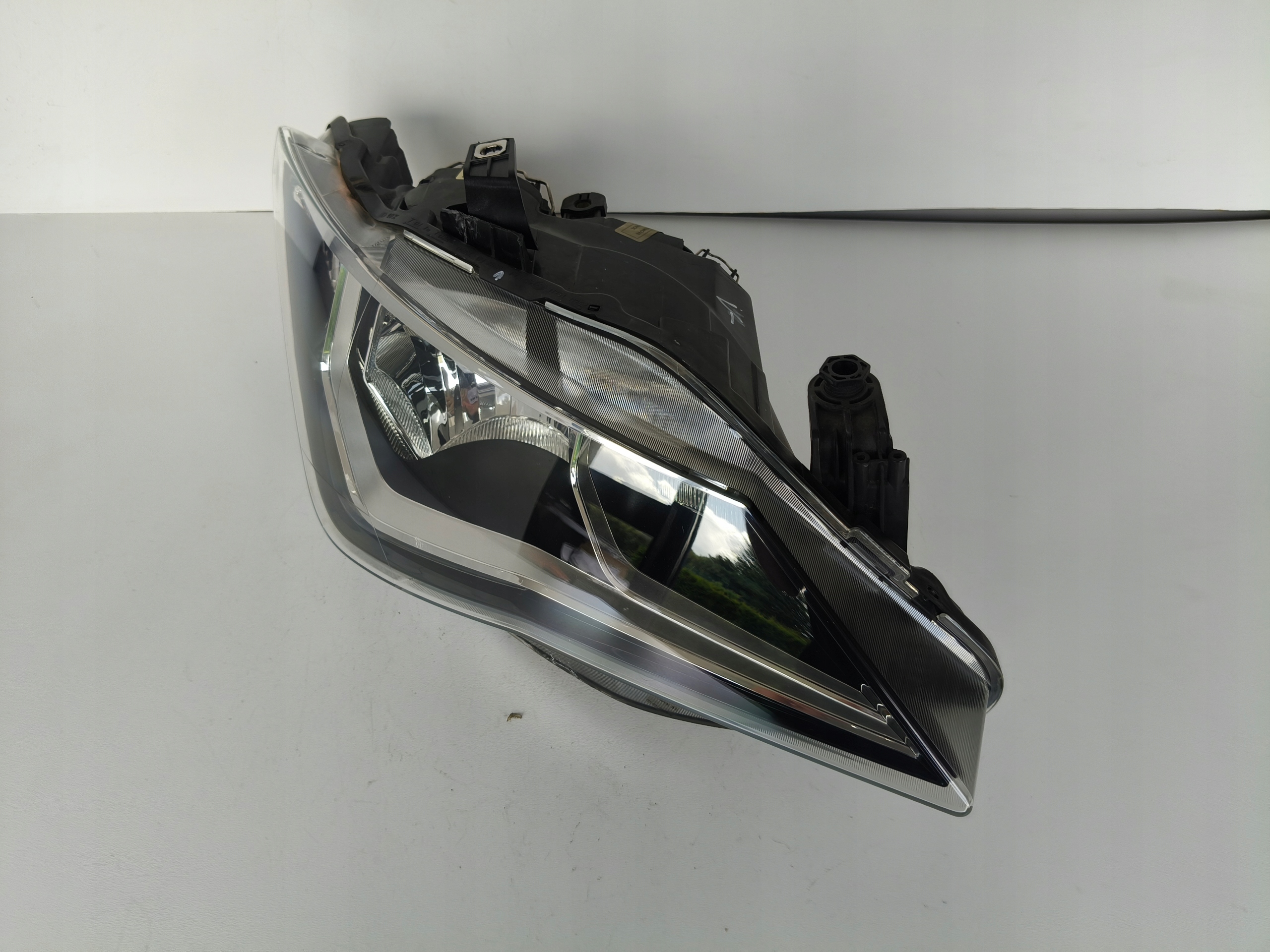 PRAVE PREDNE SVETLO SEAT IBIZA 6J 6J0 12-16 LIFT LED
