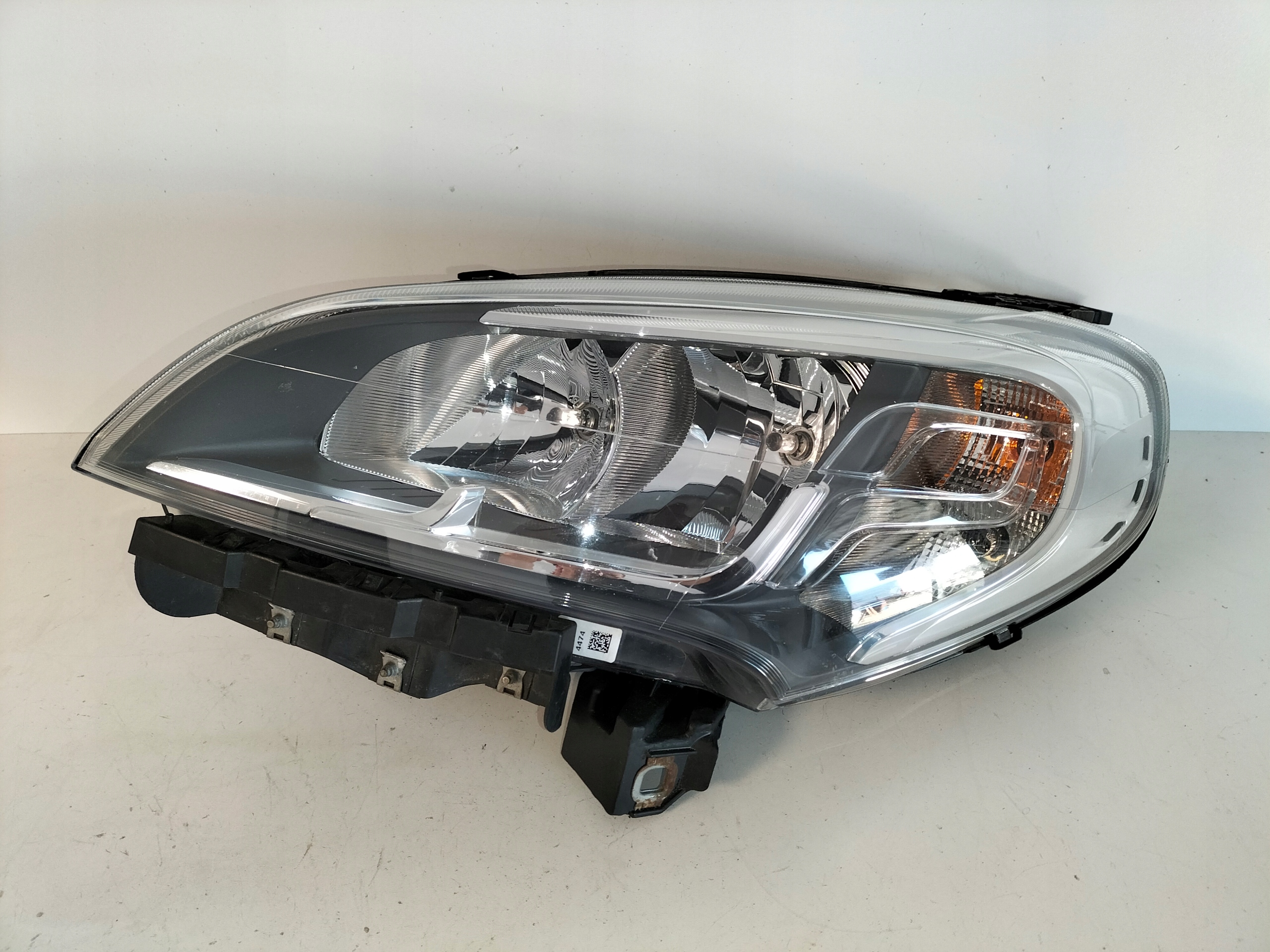 LAVE PREDNE SVETLO FIAT DOBLO II LIFT 15-