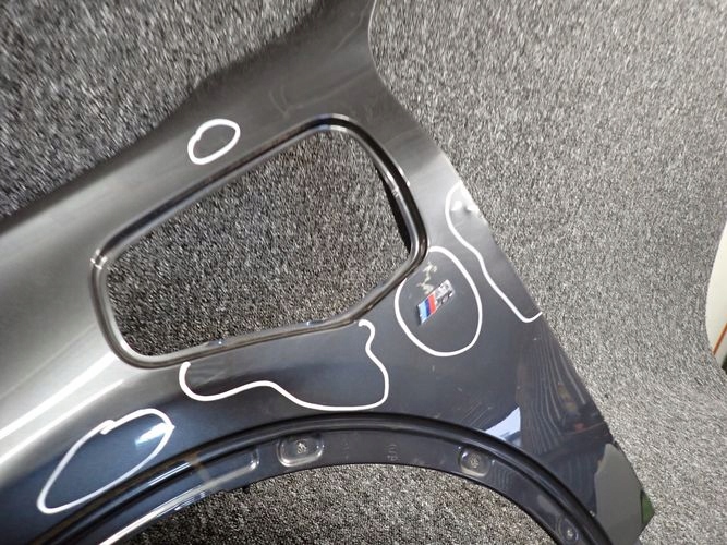 BMW X2 F39 HYBRID ĽAVÝ PREDNÝ BLATNÍK